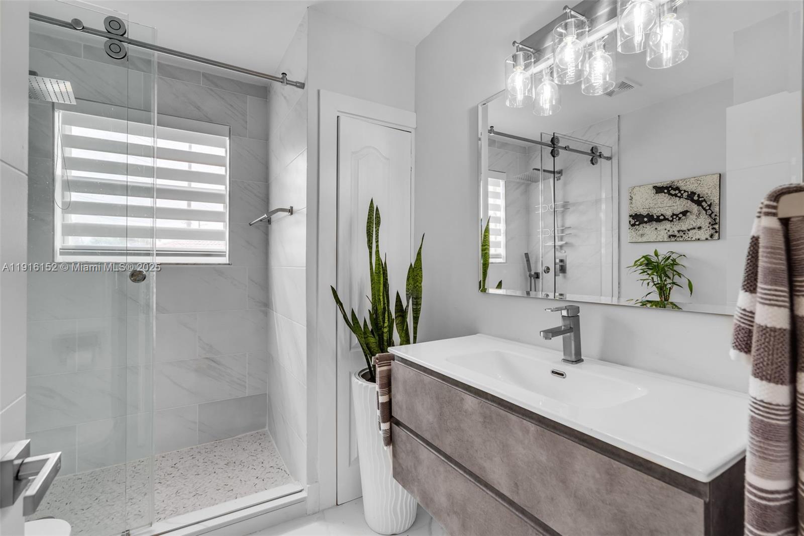 VULCAN MATERIALS COMPANY - Residential Lease