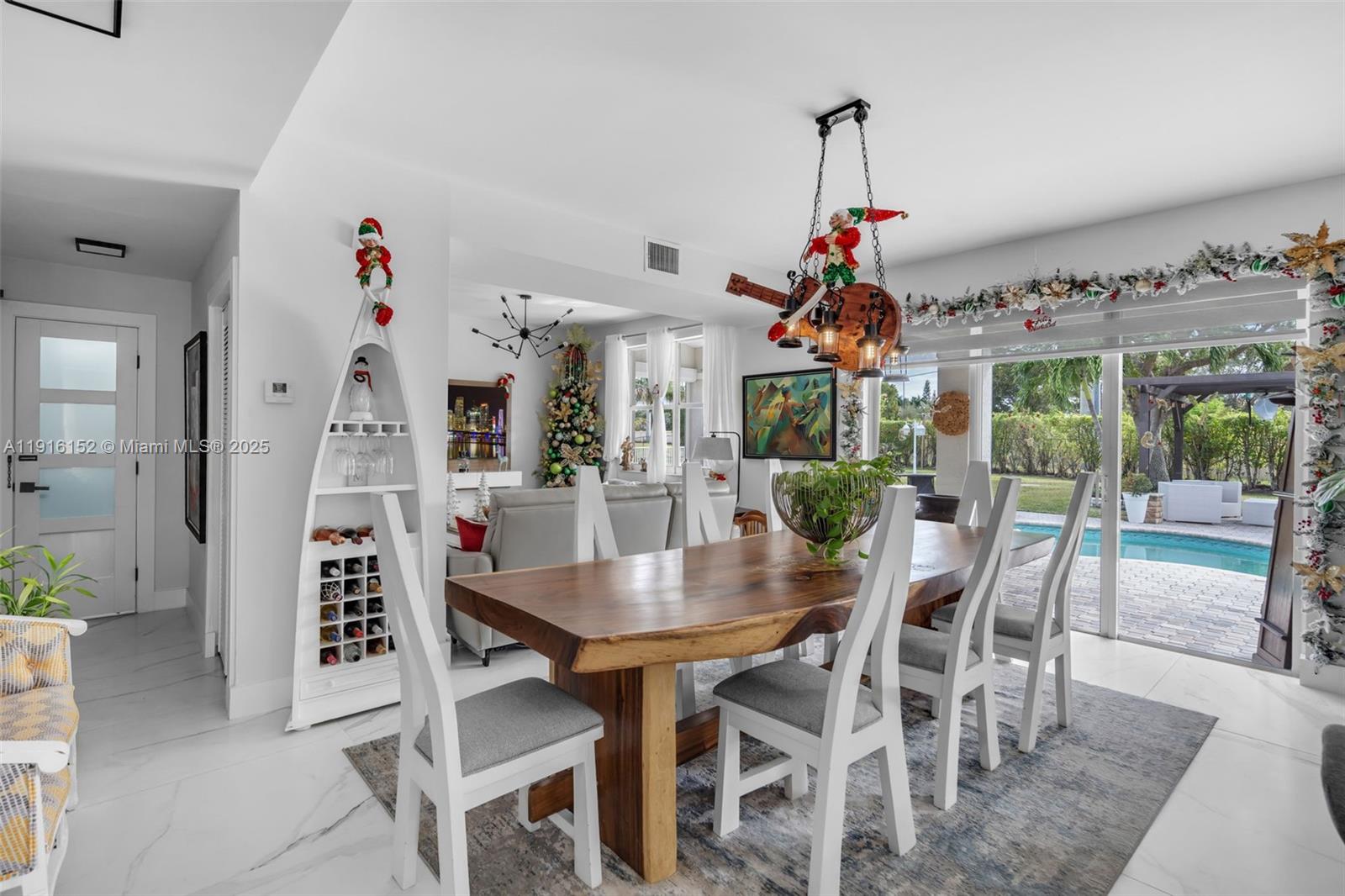 VULCAN MATERIALS COMPANY - Residential Lease