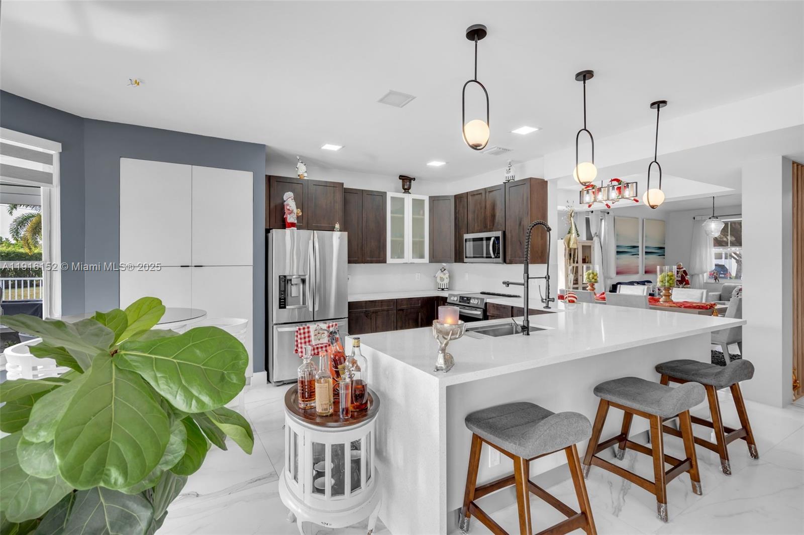 VULCAN MATERIALS COMPANY - Residential Lease