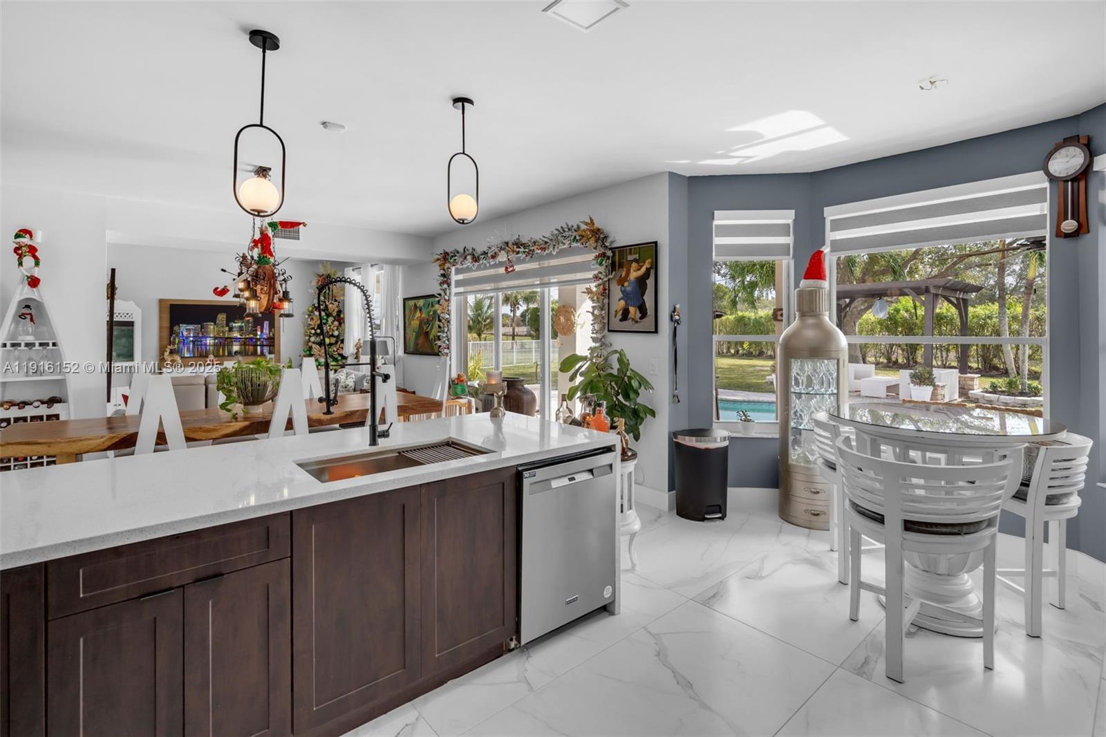 VULCAN MATERIALS COMPANY - Residential Lease