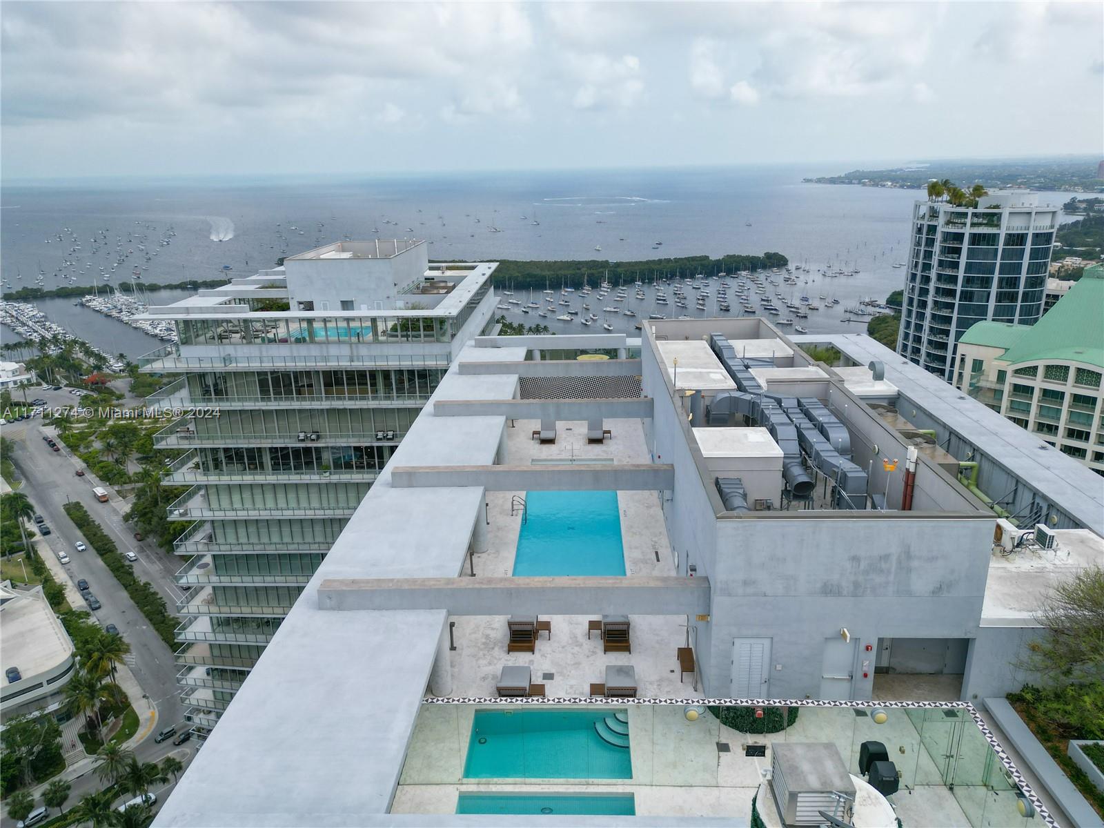 DINNER KEY - Residential
