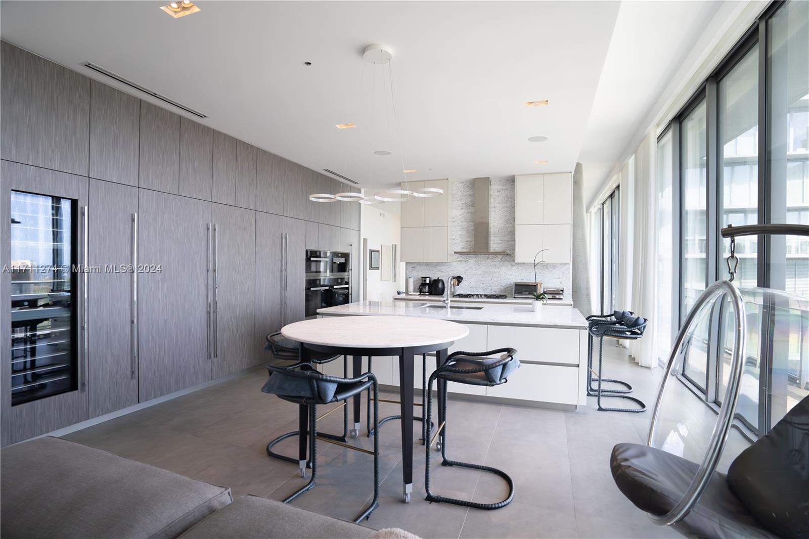 DINNER KEY - Residential