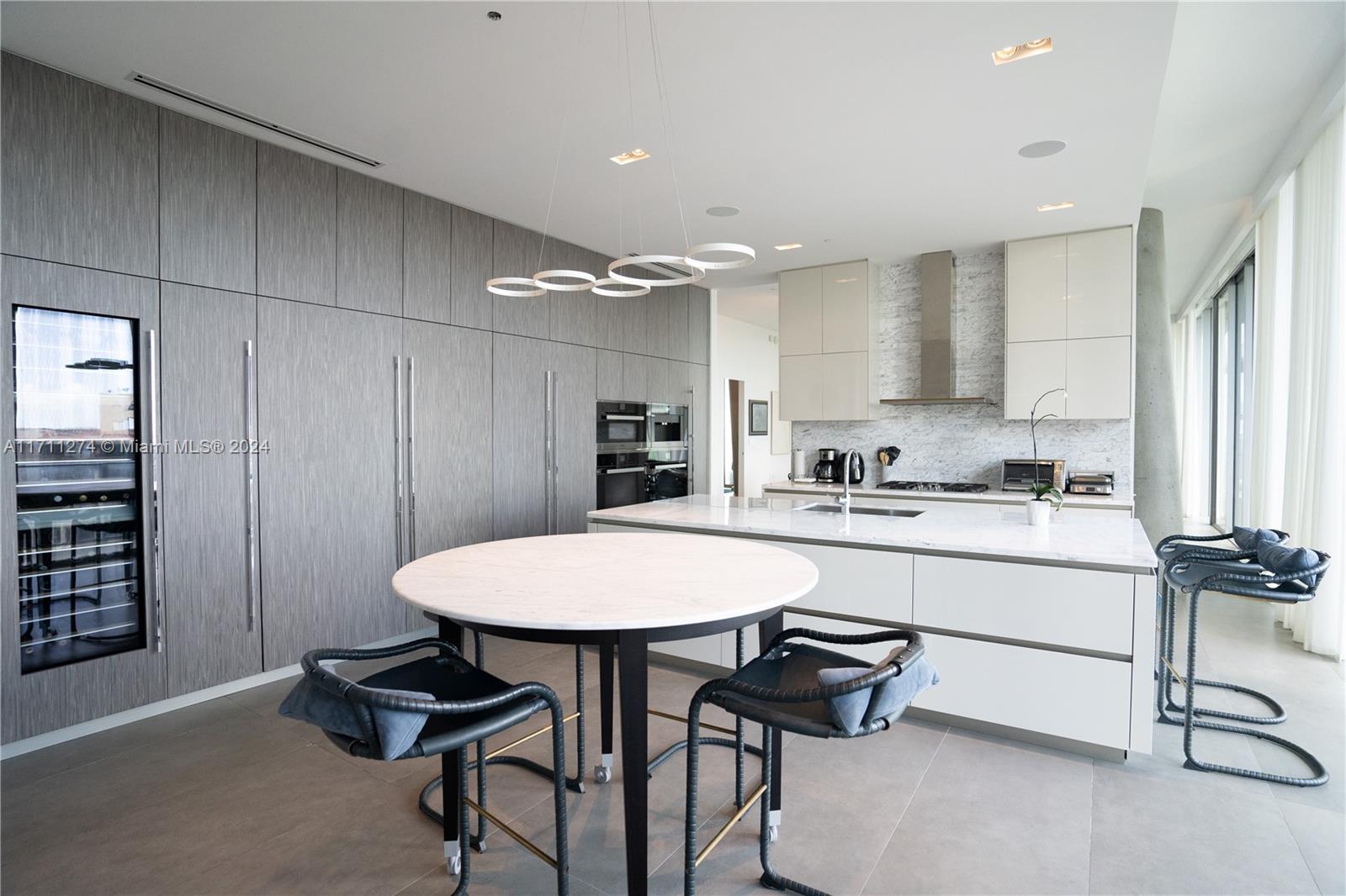 DINNER KEY - Residential