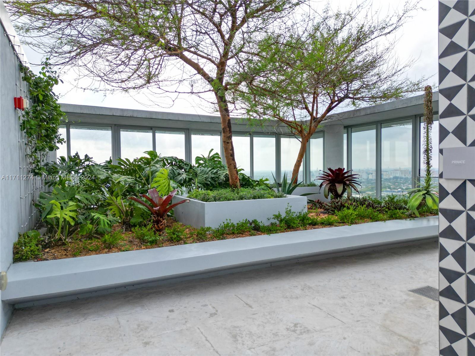 DINNER KEY - Residential
