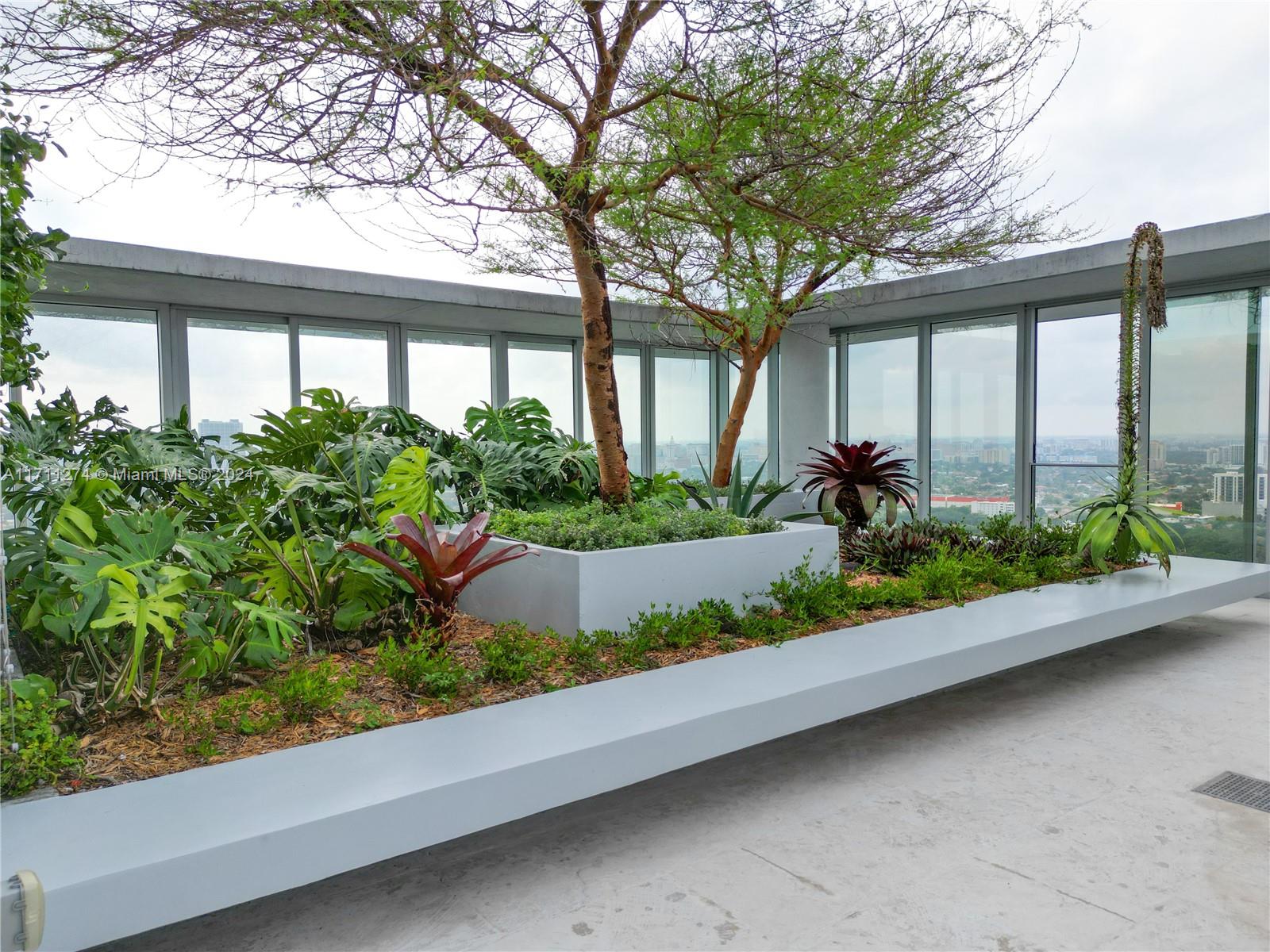 DINNER KEY - Residential