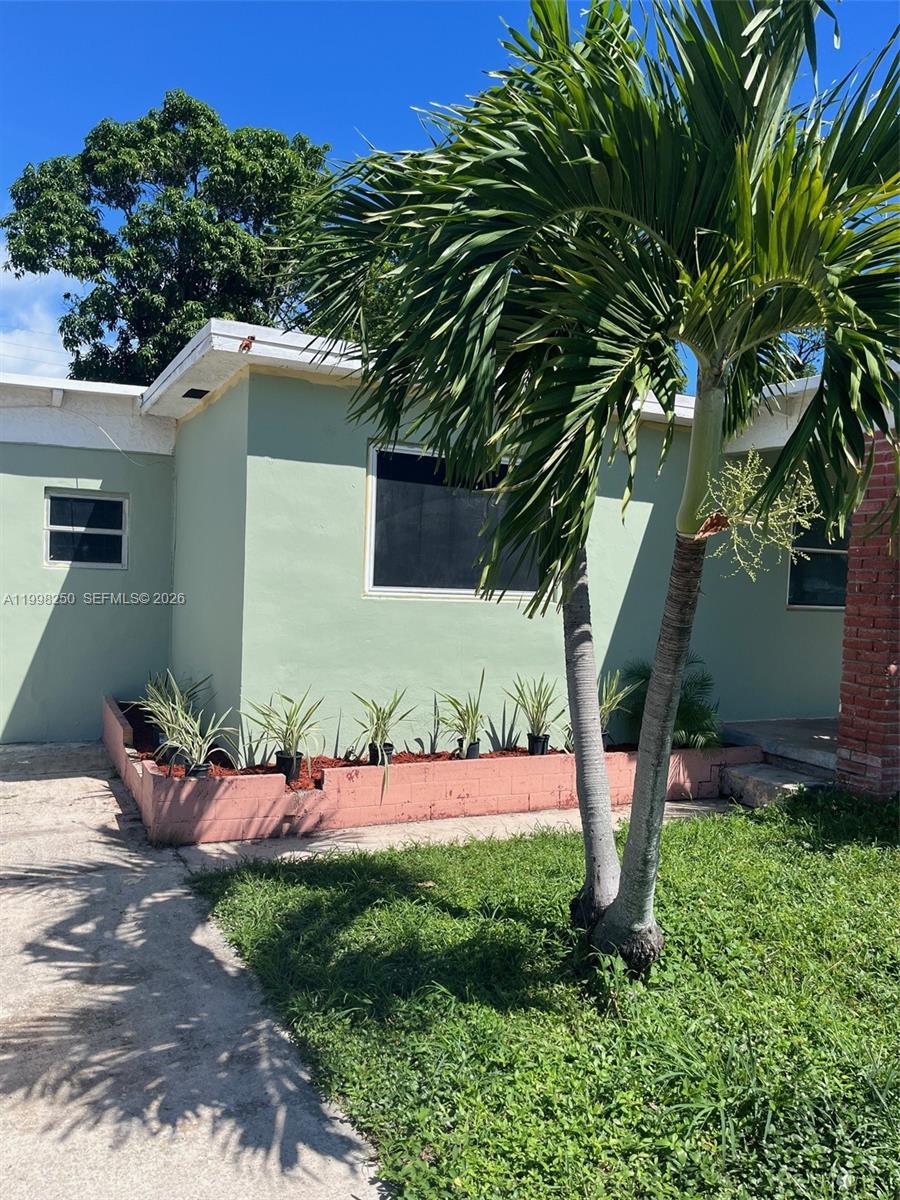 RIVIERA BEACH HEIGHTS ADD - Residential Lease