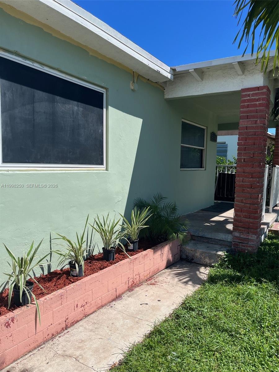 RIVIERA BEACH HEIGHTS ADD - Residential Lease