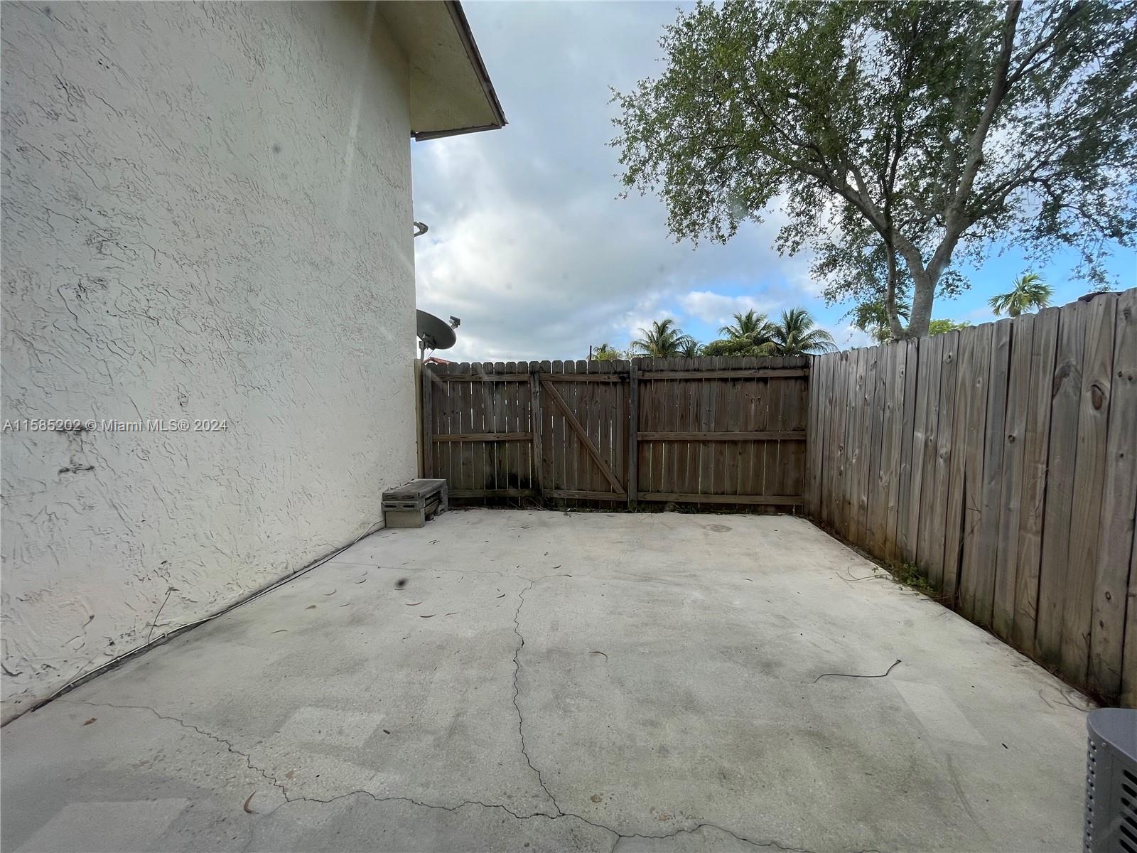 MILLER VILLAS CONDO - Residential Lease