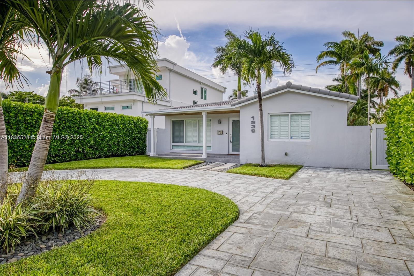 Rental Property at 1239 Washington St 1239, Hollywood, Broward County, Florida - Bedrooms: 3 
Bathrooms: 2  - $5,500 MO.