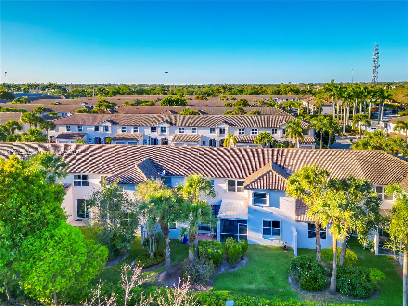 PEMBROKE SHORES - Residential