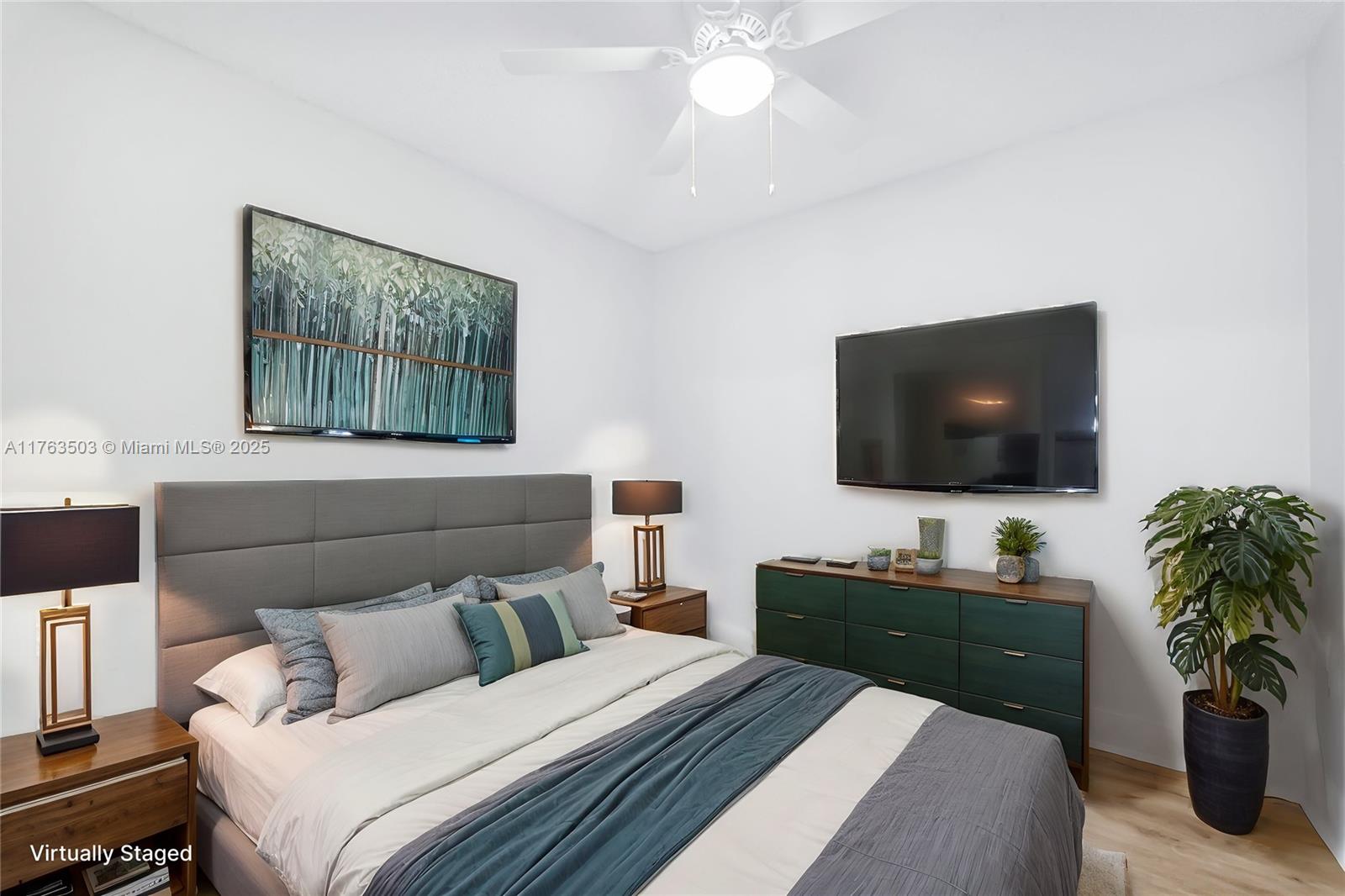 PEMBROKE SHORES - Residential