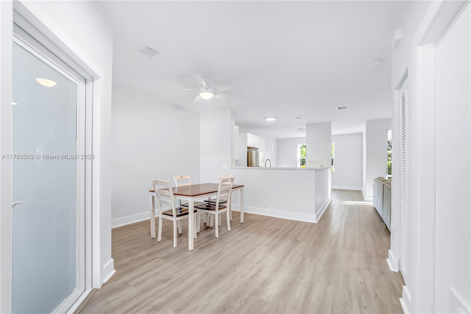 PEMBROKE SHORES - Residential