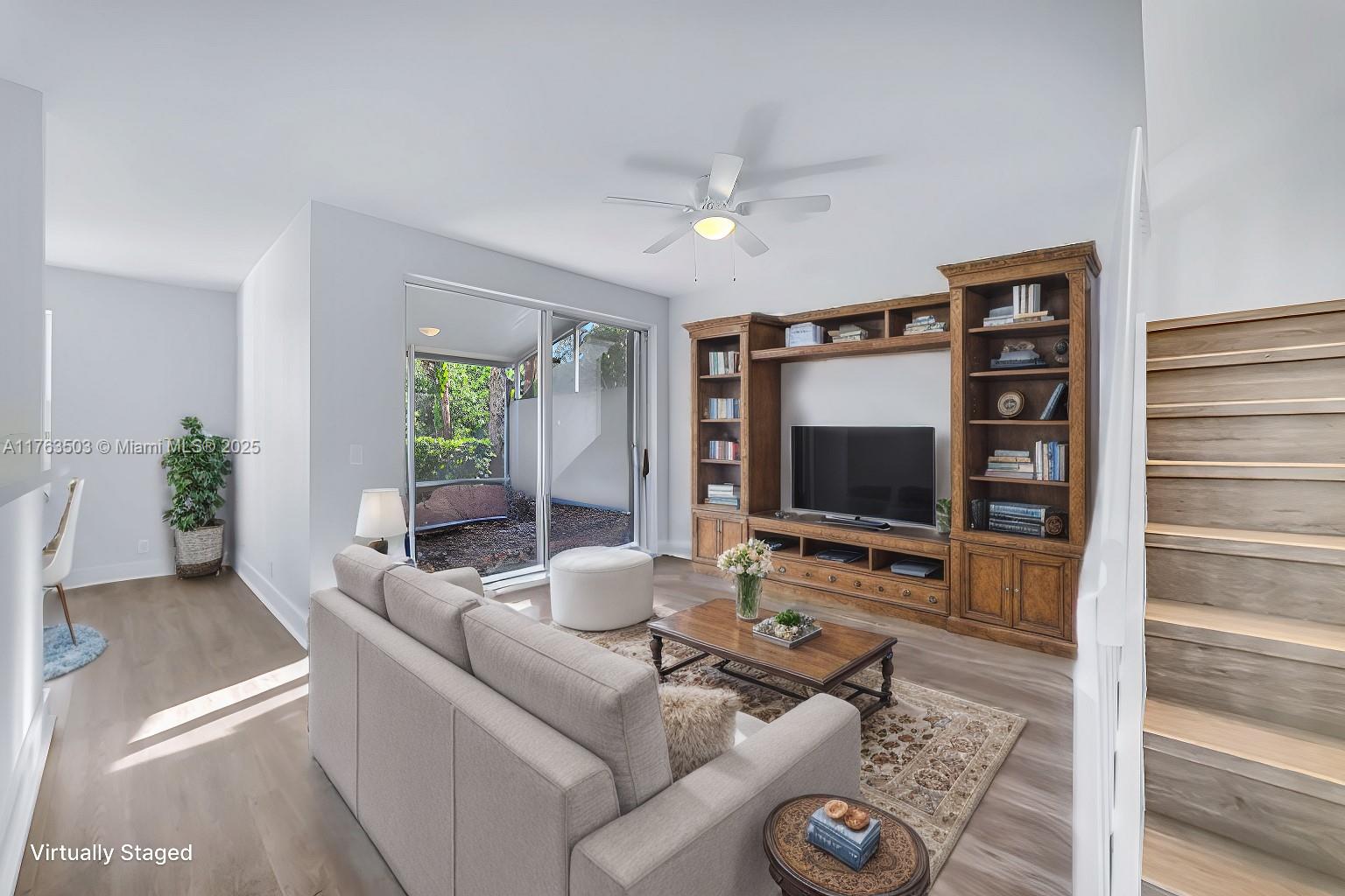 PEMBROKE SHORES - Residential