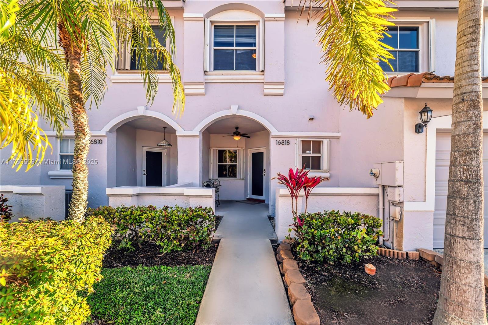 PEMBROKE SHORES - Residential