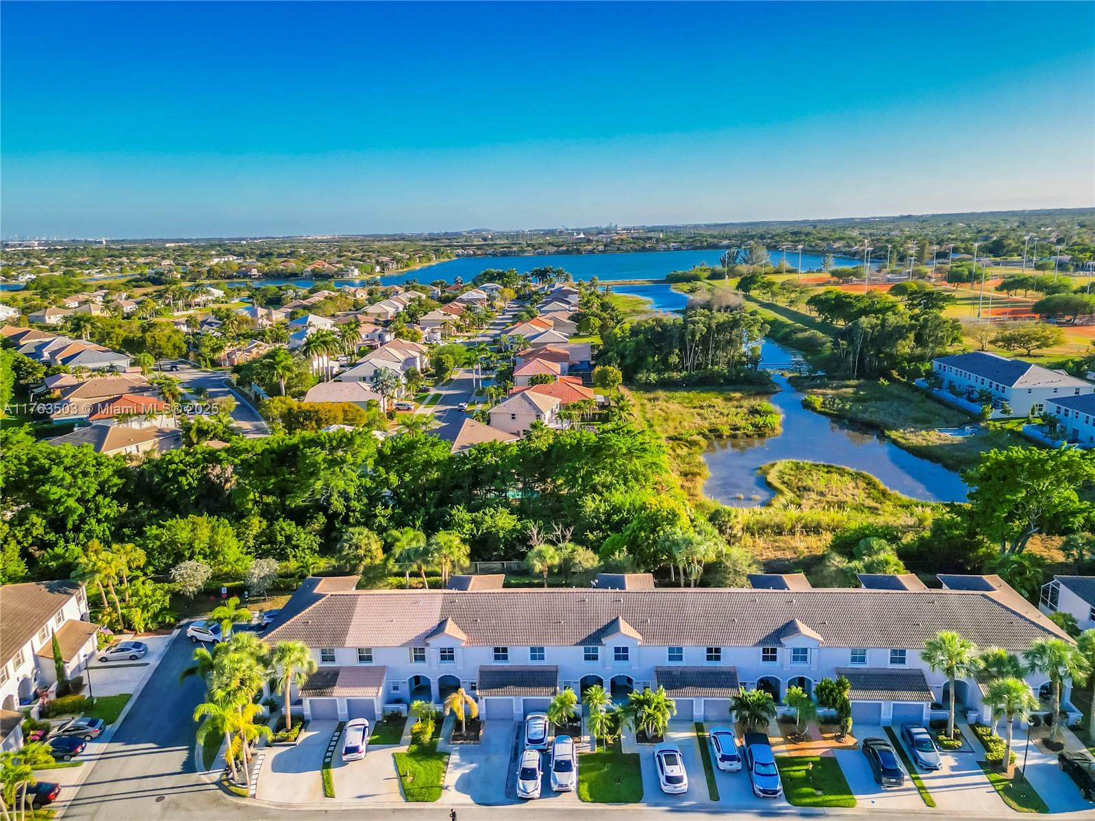 PEMBROKE SHORES - Residential