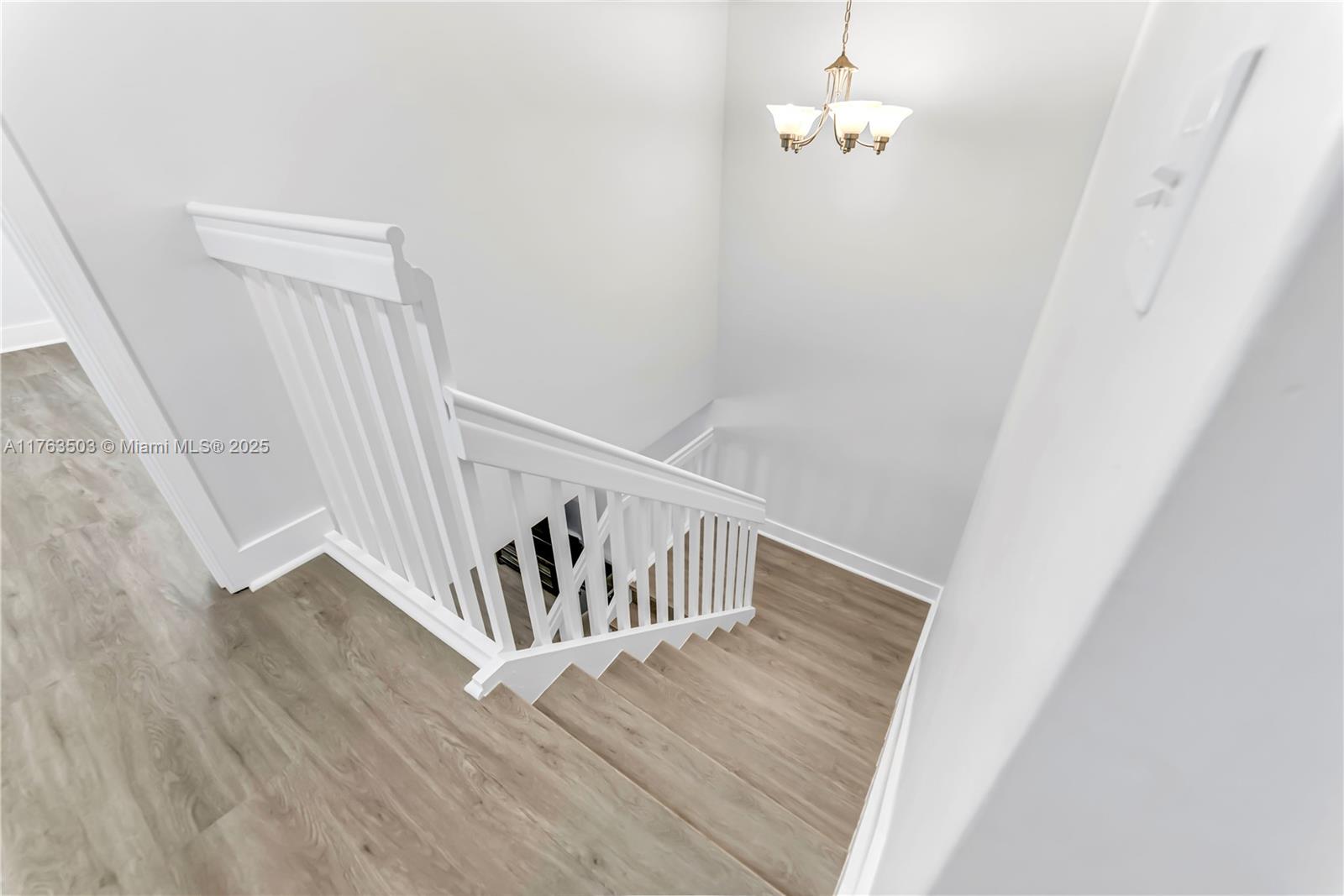 PEMBROKE SHORES - Residential
