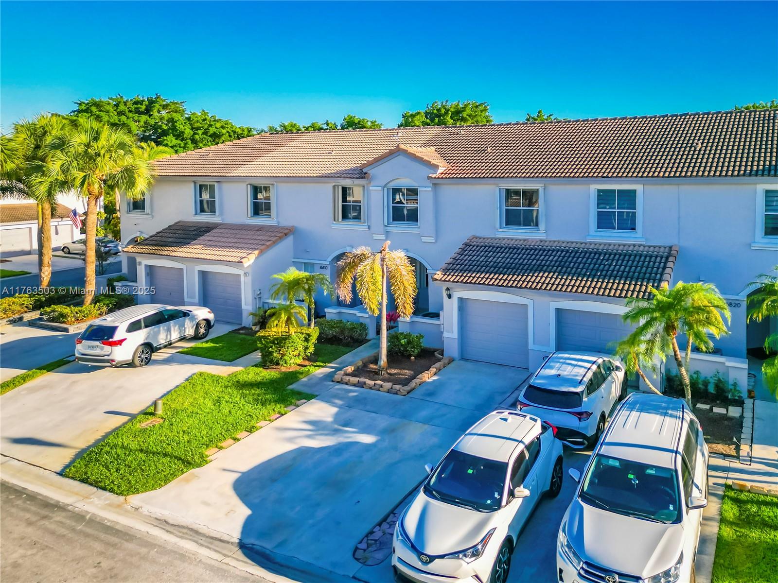 PEMBROKE SHORES - Residential