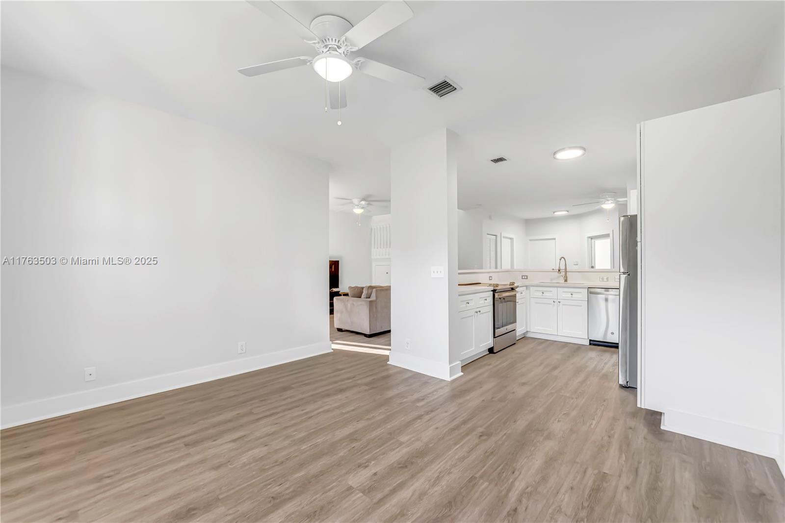 PEMBROKE SHORES - Residential
