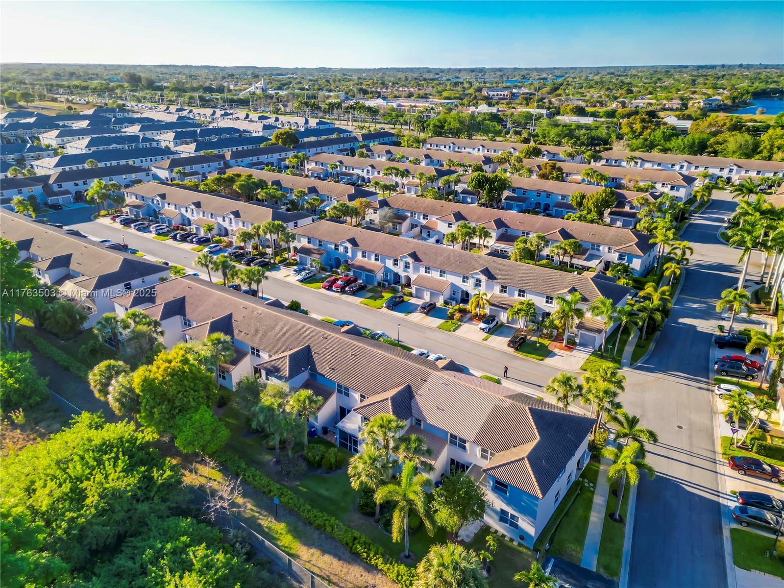 PEMBROKE SHORES - Residential
