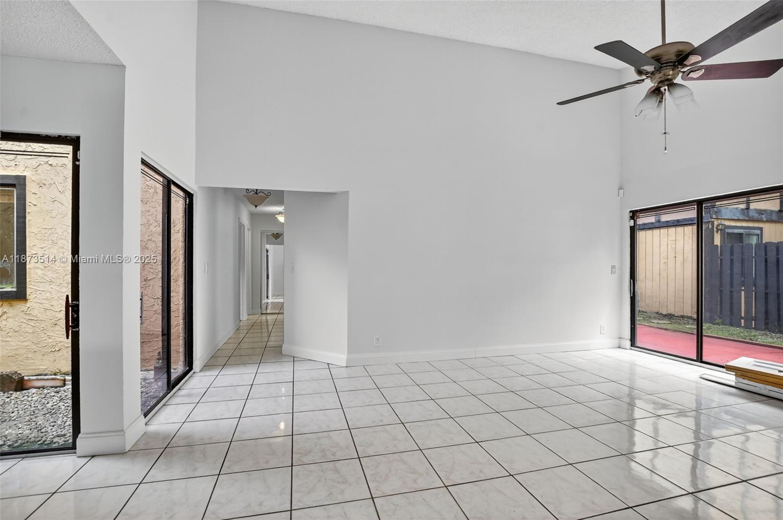 SPRINGTREE LAKES - Residential