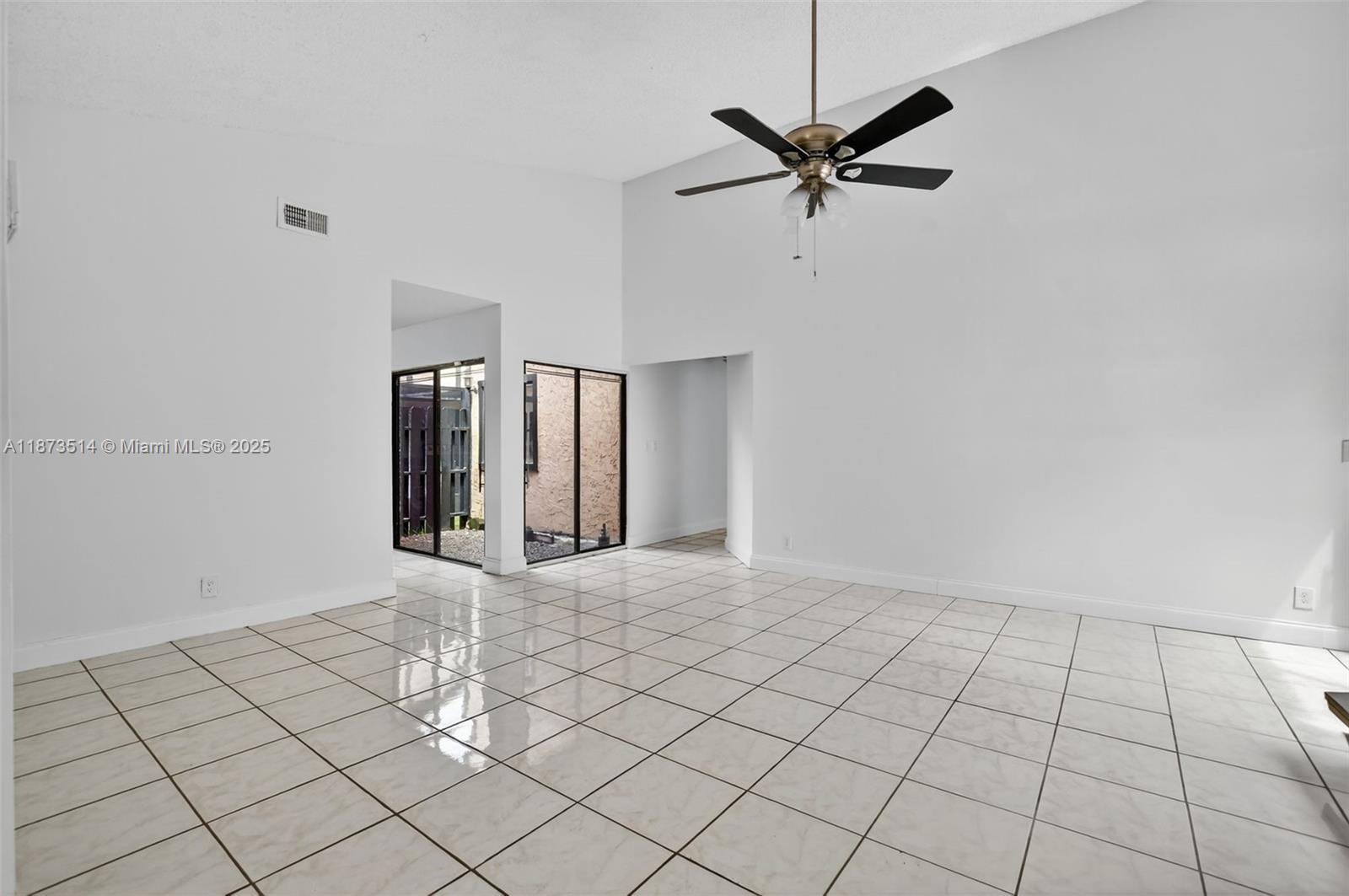 SPRINGTREE LAKES - Residential