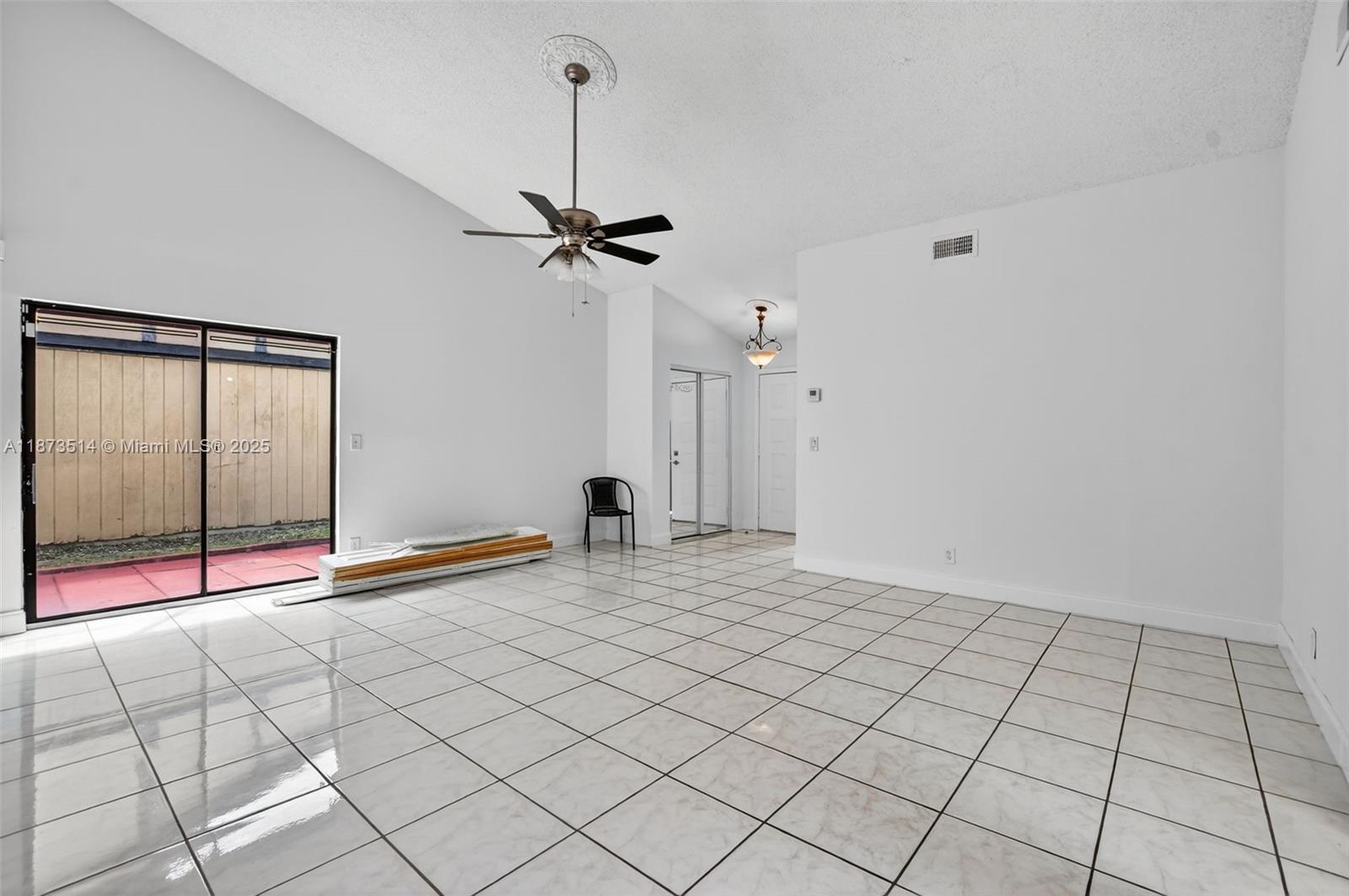 SPRINGTREE LAKES - Residential