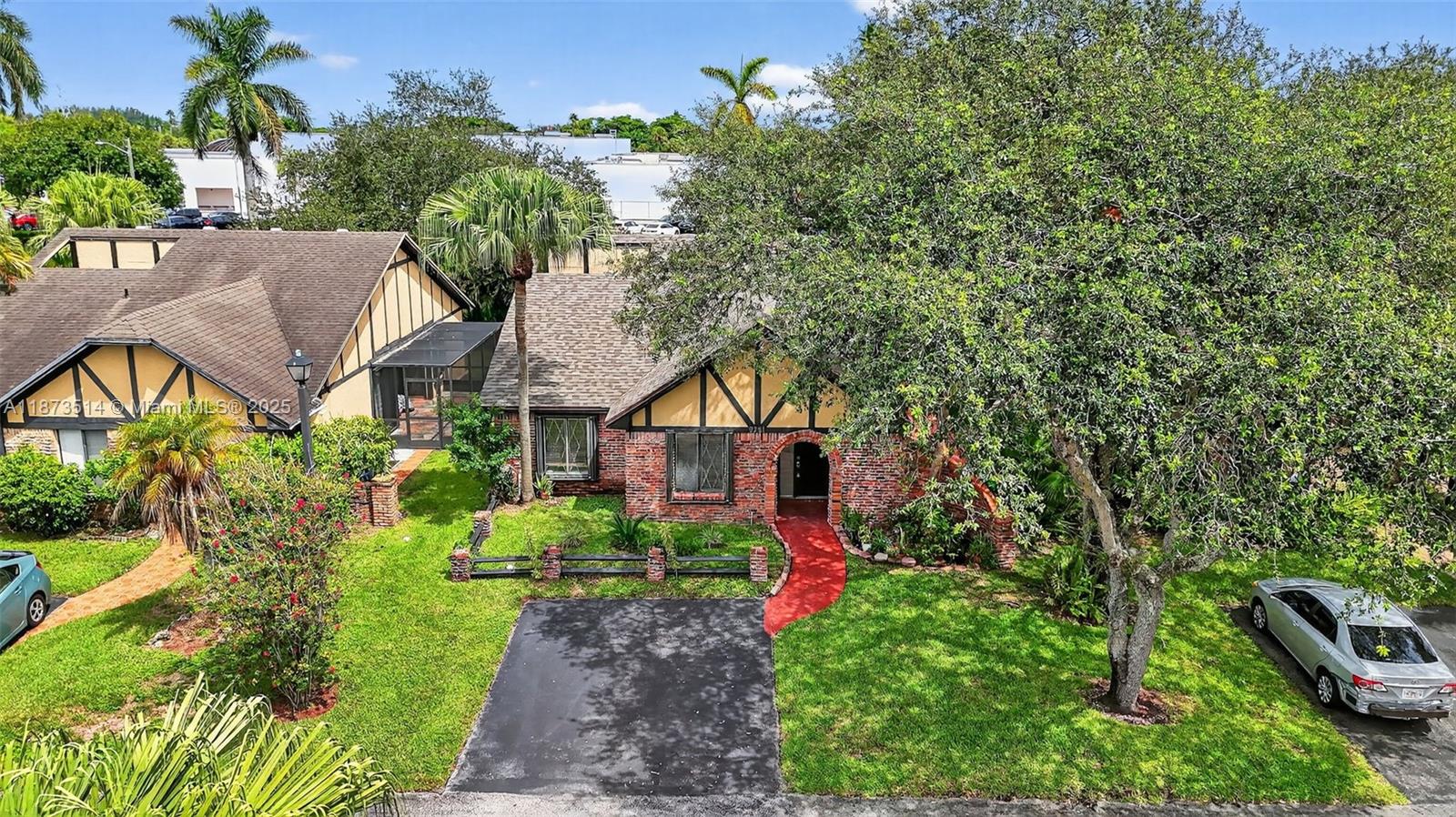 SPRINGTREE LAKES - Residential