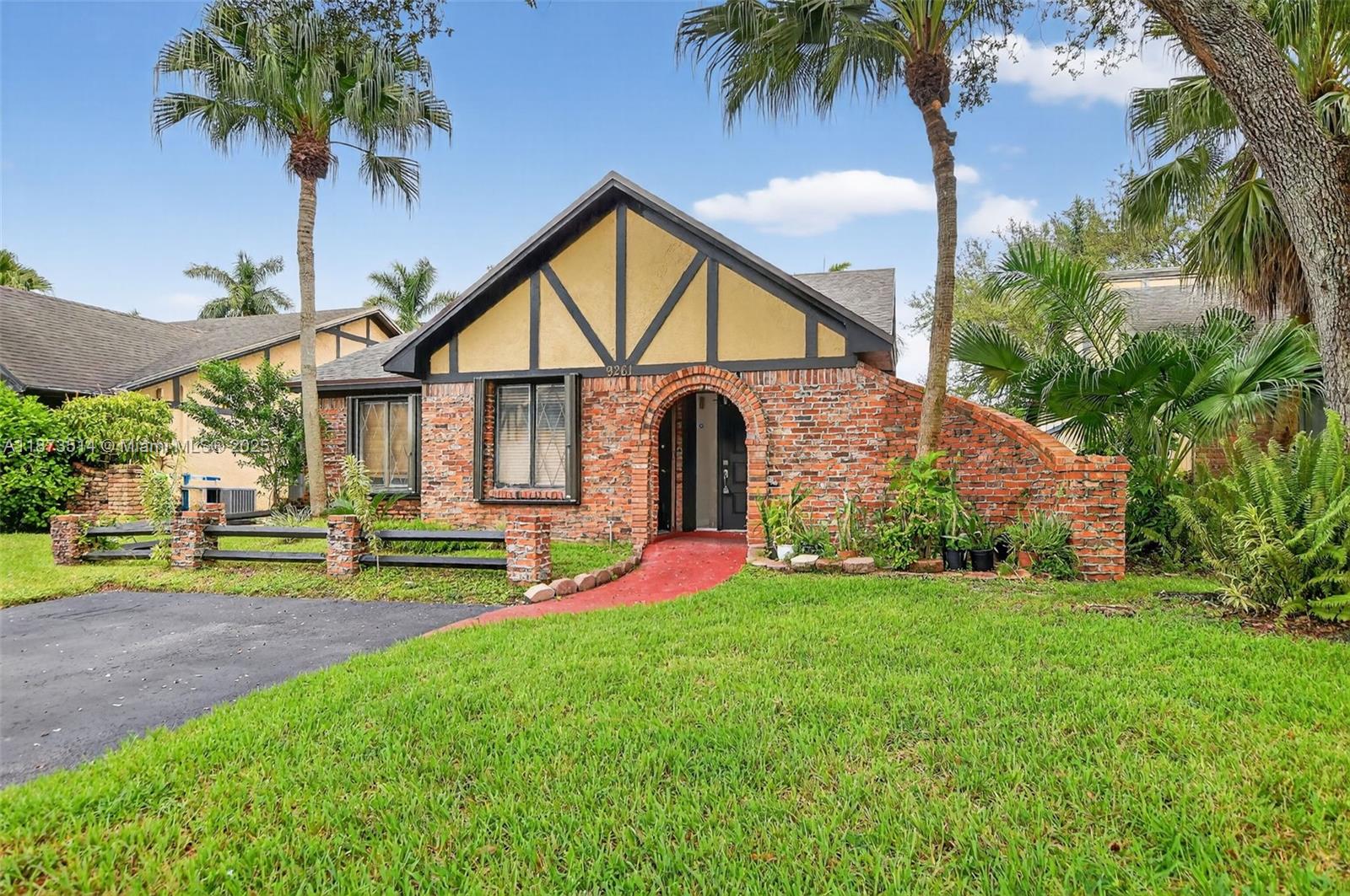 SPRINGTREE LAKES - Residential