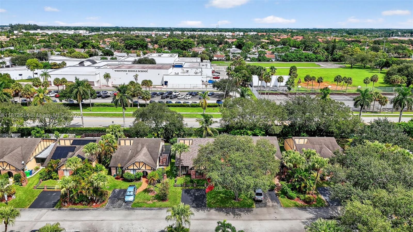 SPRINGTREE LAKES - Residential