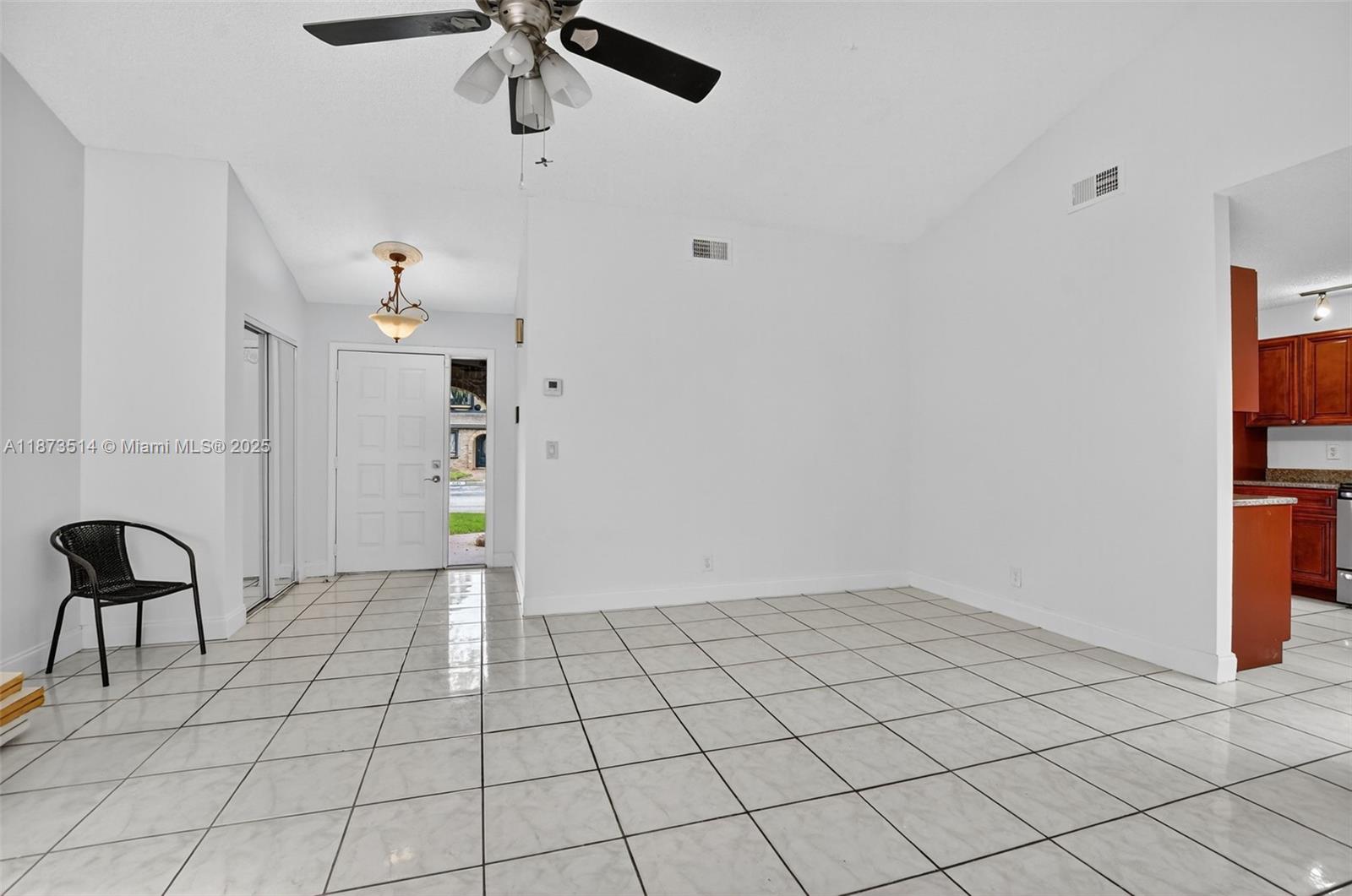 SPRINGTREE LAKES - Residential