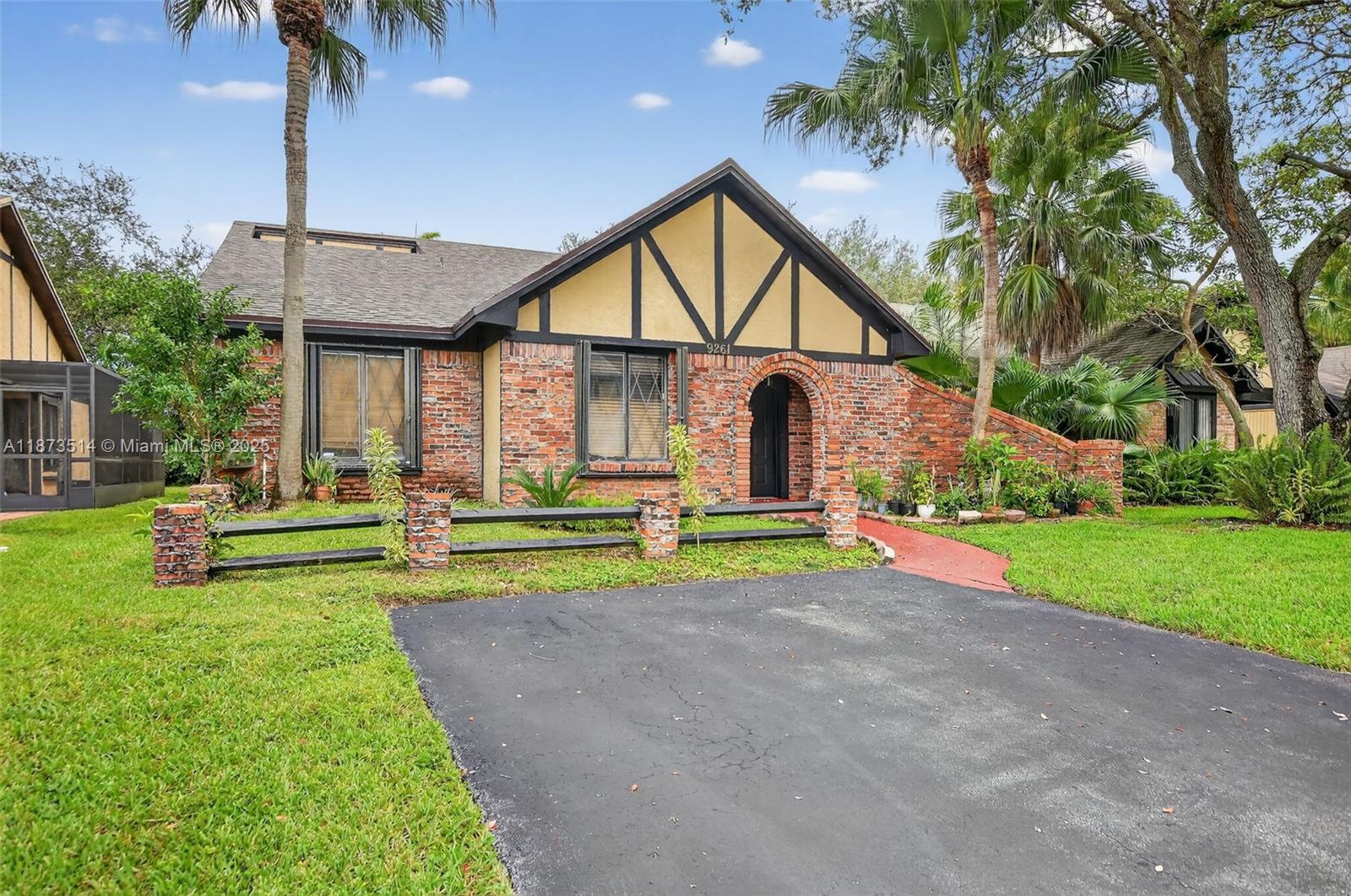 SPRINGTREE LAKES - Residential