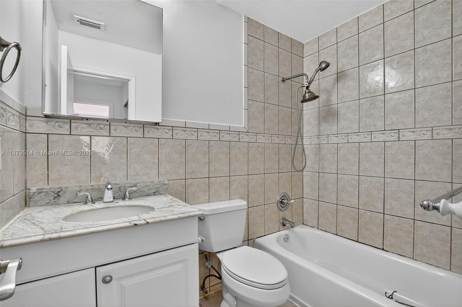 SPRINGTREE LAKES - Residential