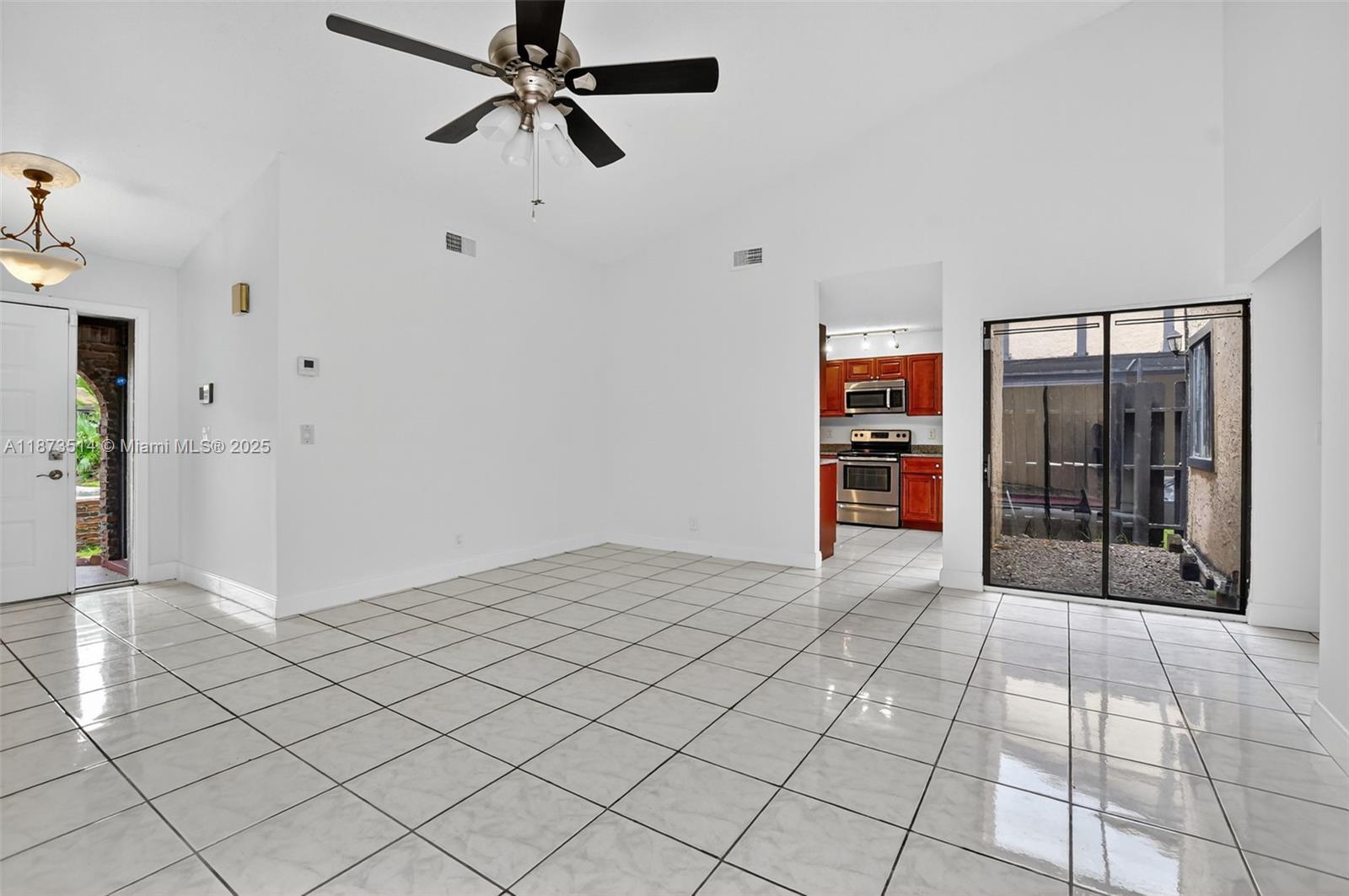 SPRINGTREE LAKES - Residential