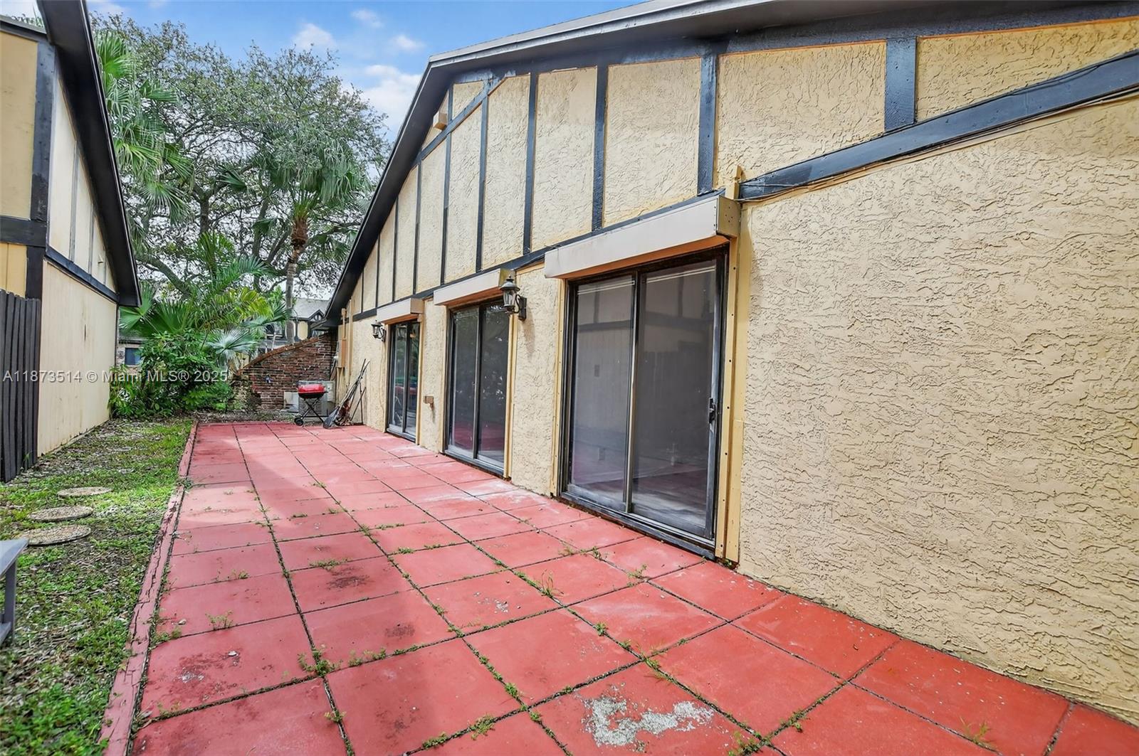 SPRINGTREE LAKES - Residential