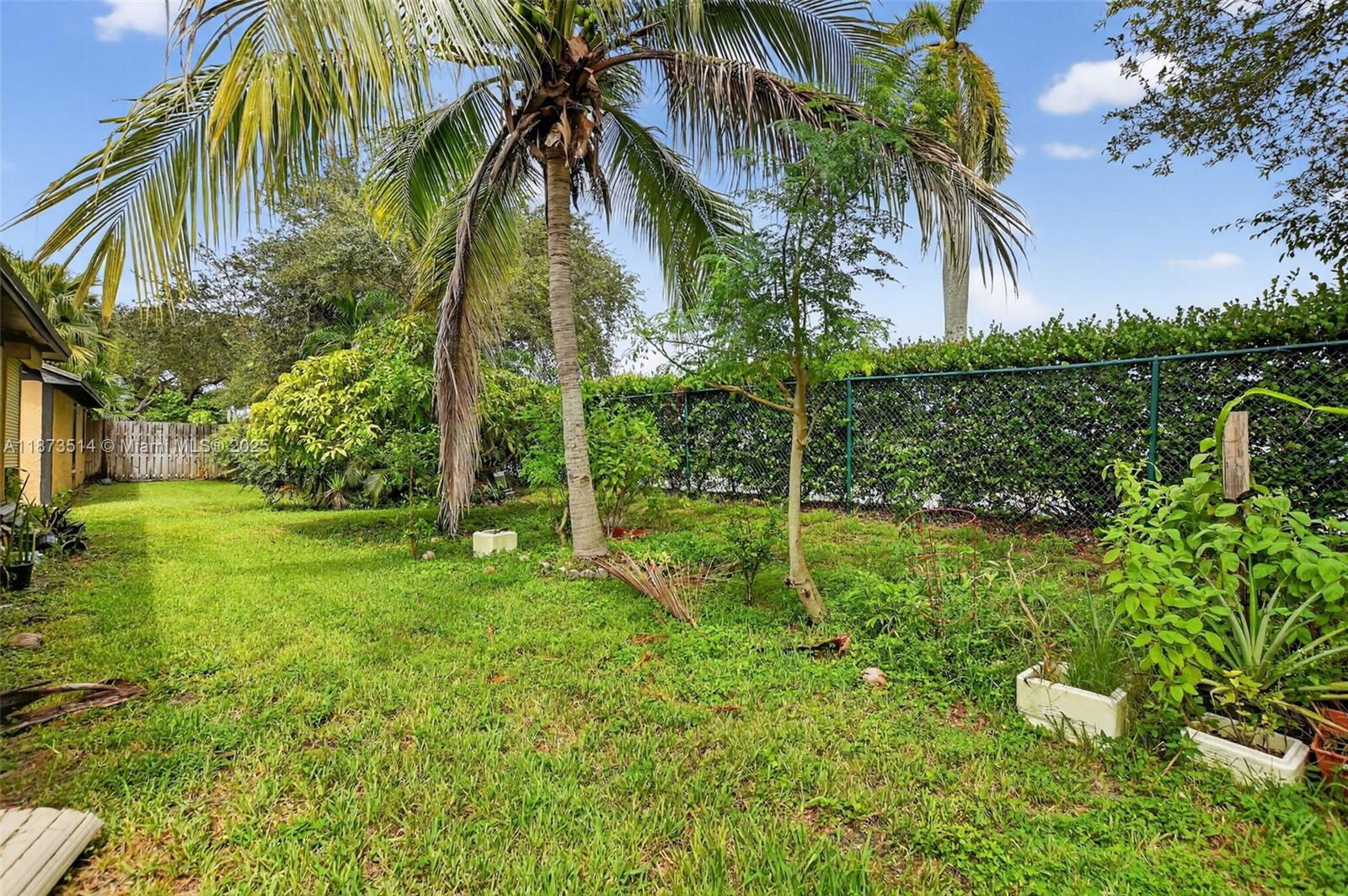 SPRINGTREE LAKES - Residential