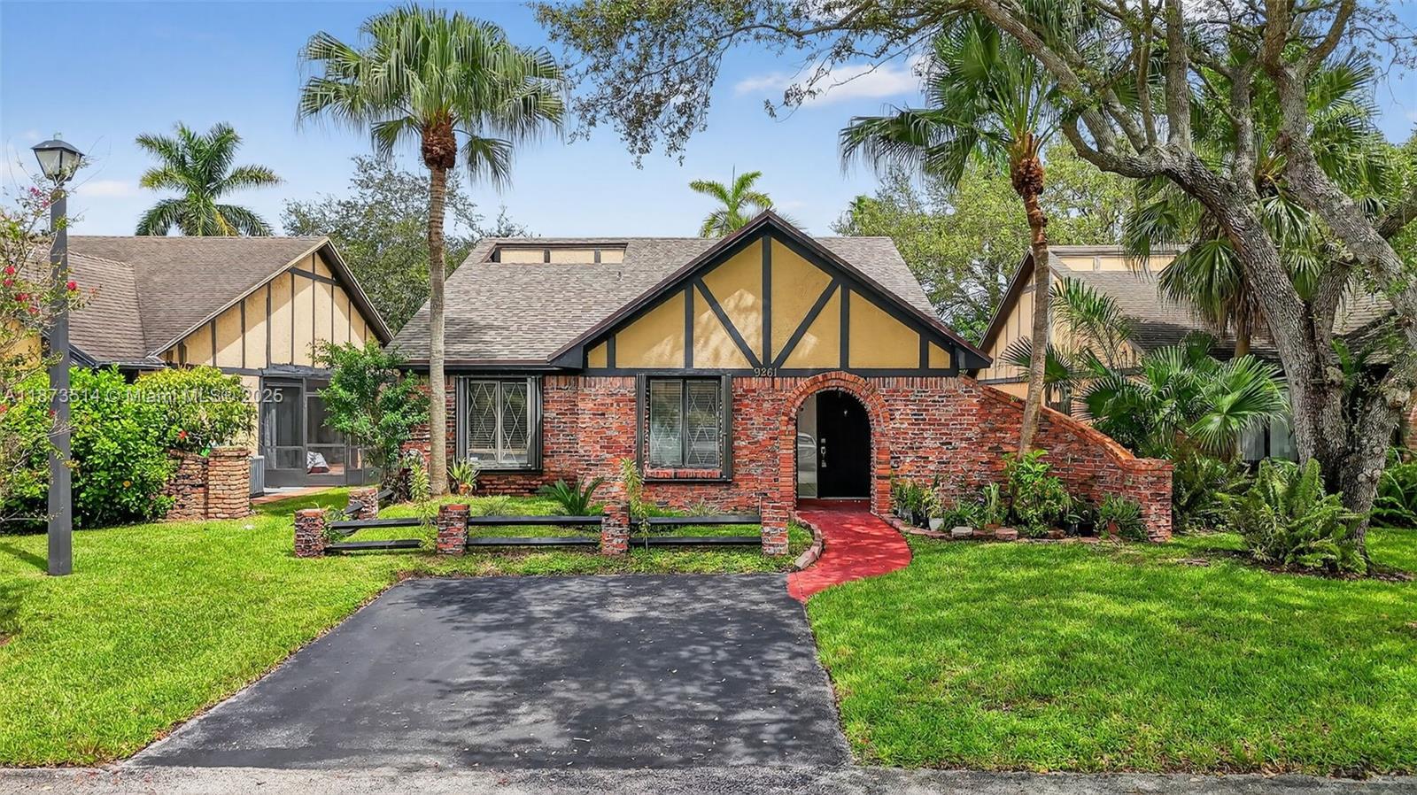 SPRINGTREE LAKES - Residential