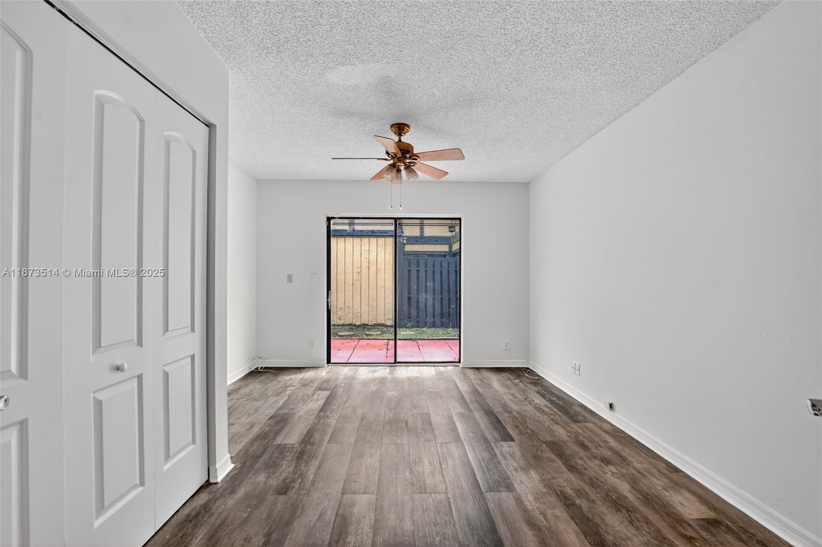 SPRINGTREE LAKES - Residential