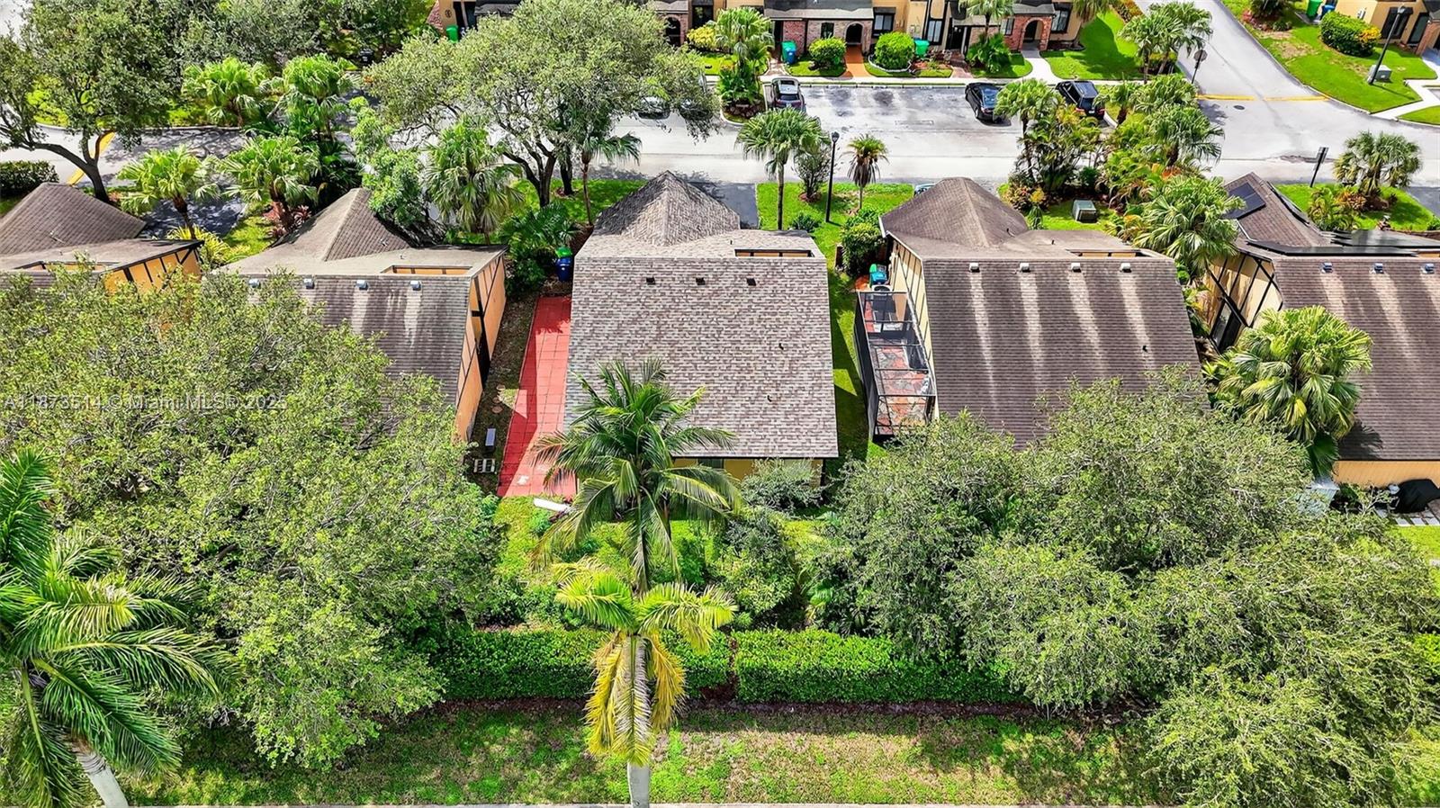 SPRINGTREE LAKES - Residential