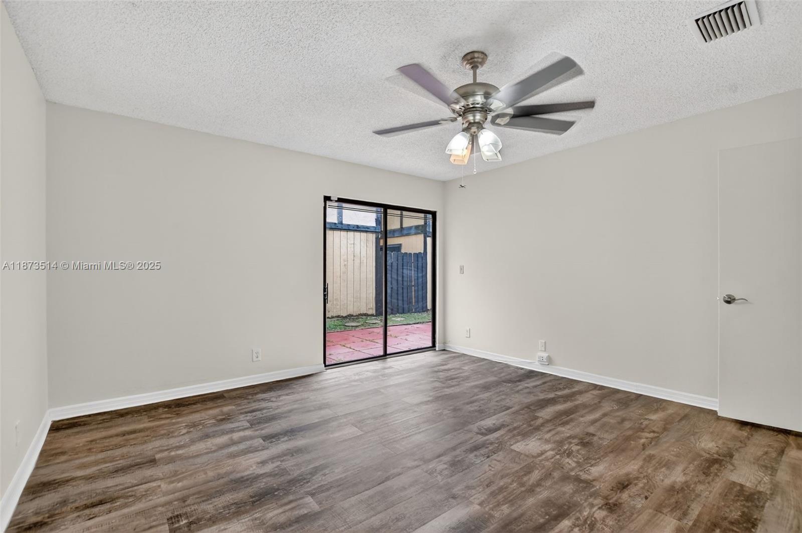 SPRINGTREE LAKES - Residential