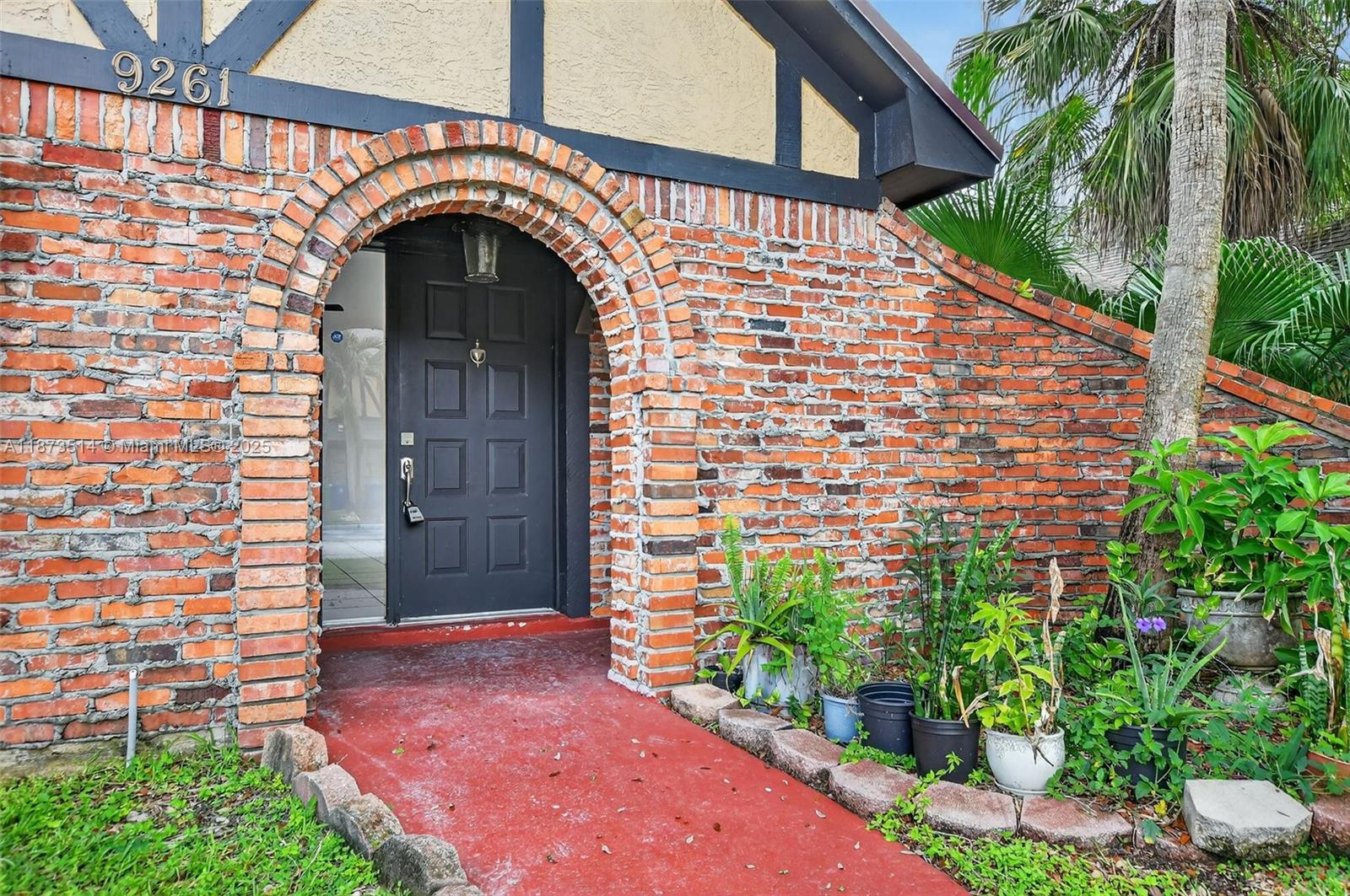 SPRINGTREE LAKES - Residential