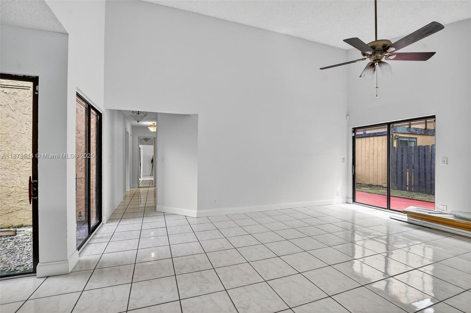 SPRINGTREE LAKES - Residential