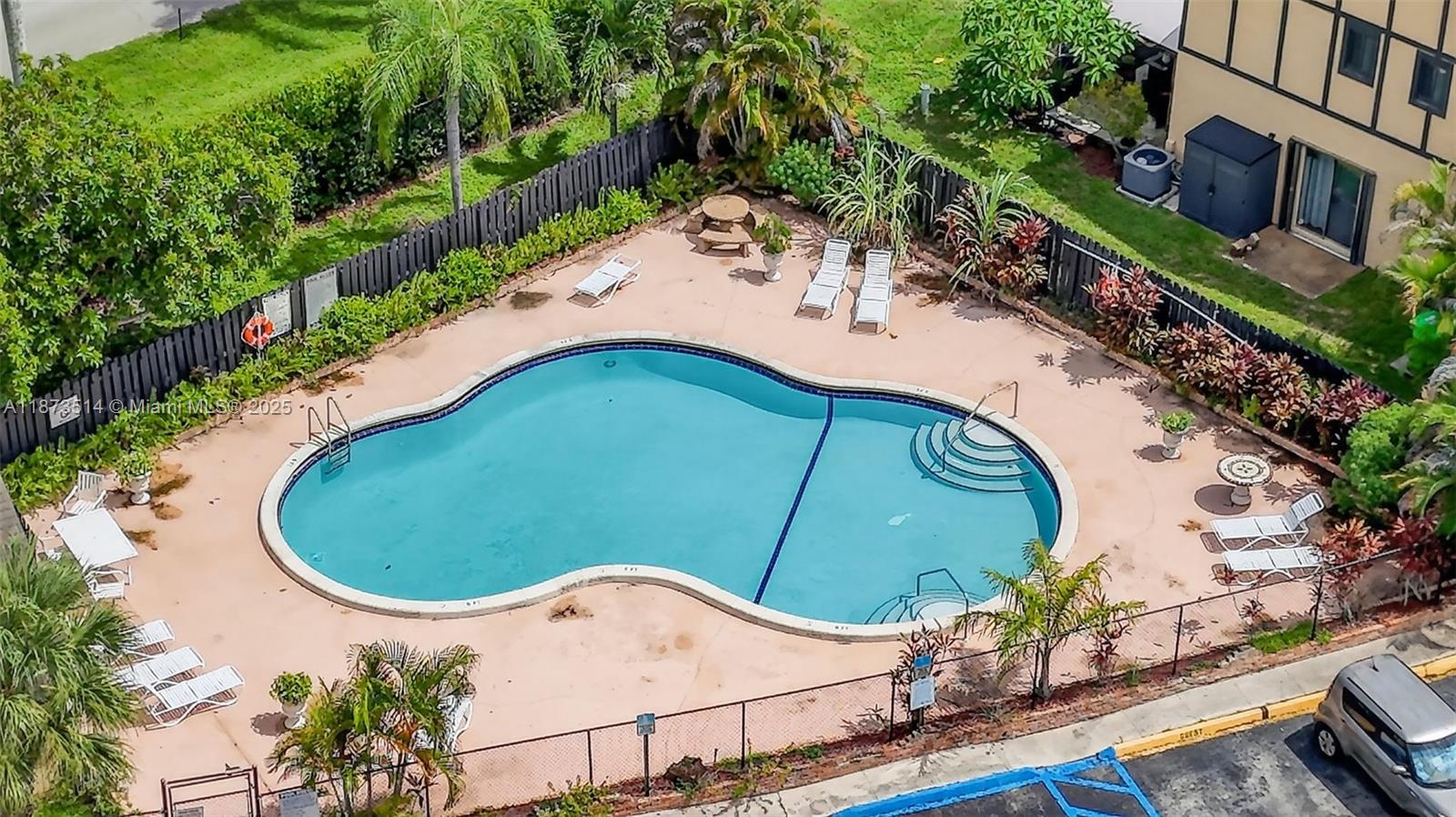 SPRINGTREE LAKES - Residential