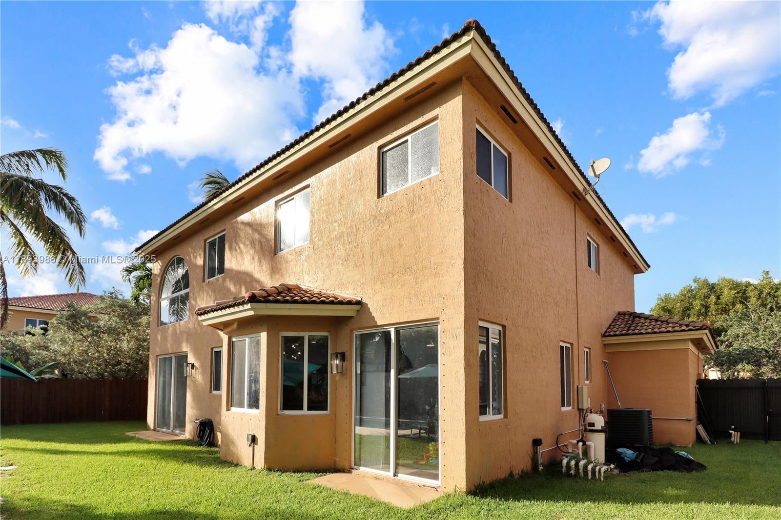 PALM ISLE ESTATES - Residential