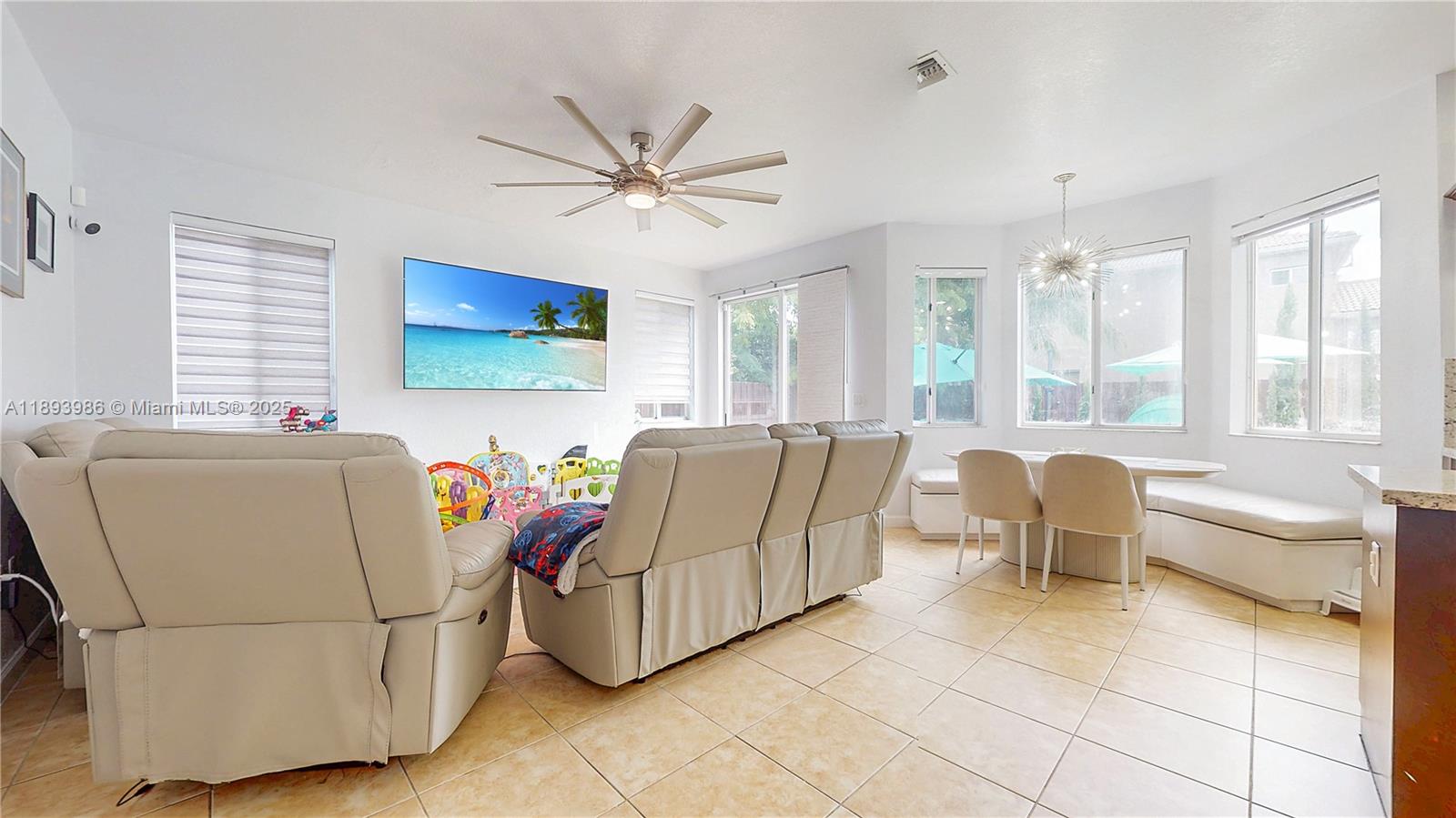 PALM ISLE ESTATES - Residential