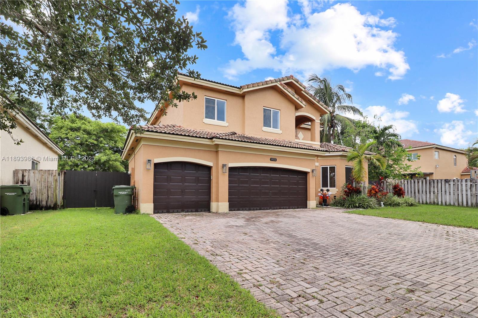 PALM ISLE ESTATES - Residential