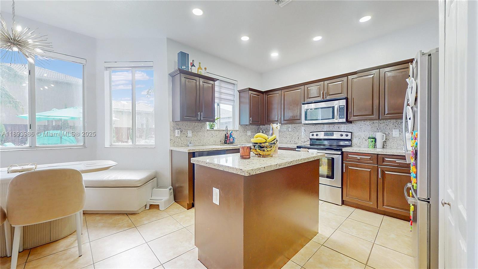 PALM ISLE ESTATES - Residential