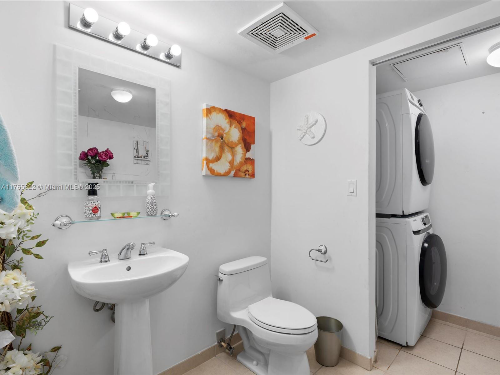 LA PERLA CONDO - Residential