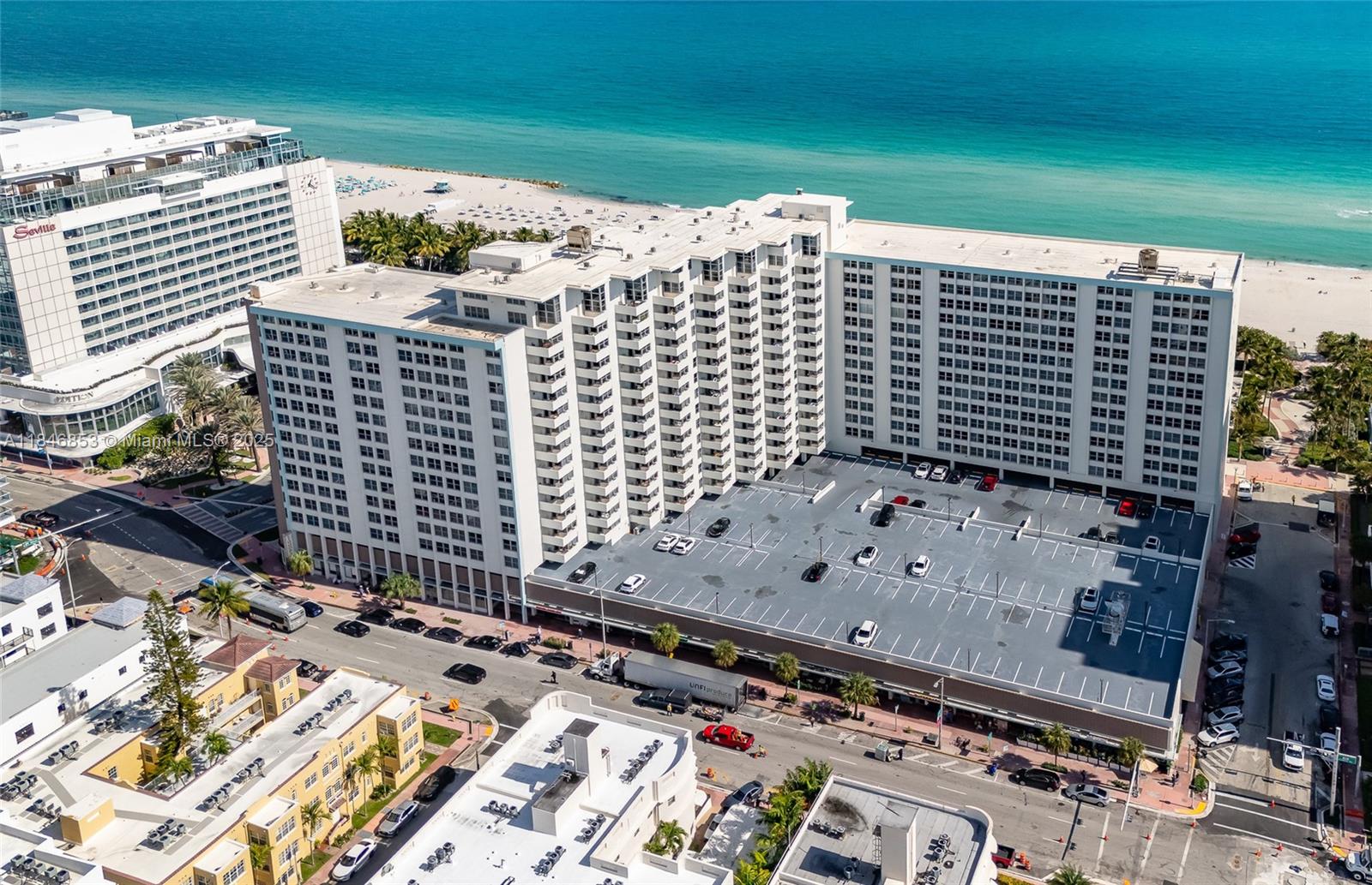 2899 Collins Ave 833