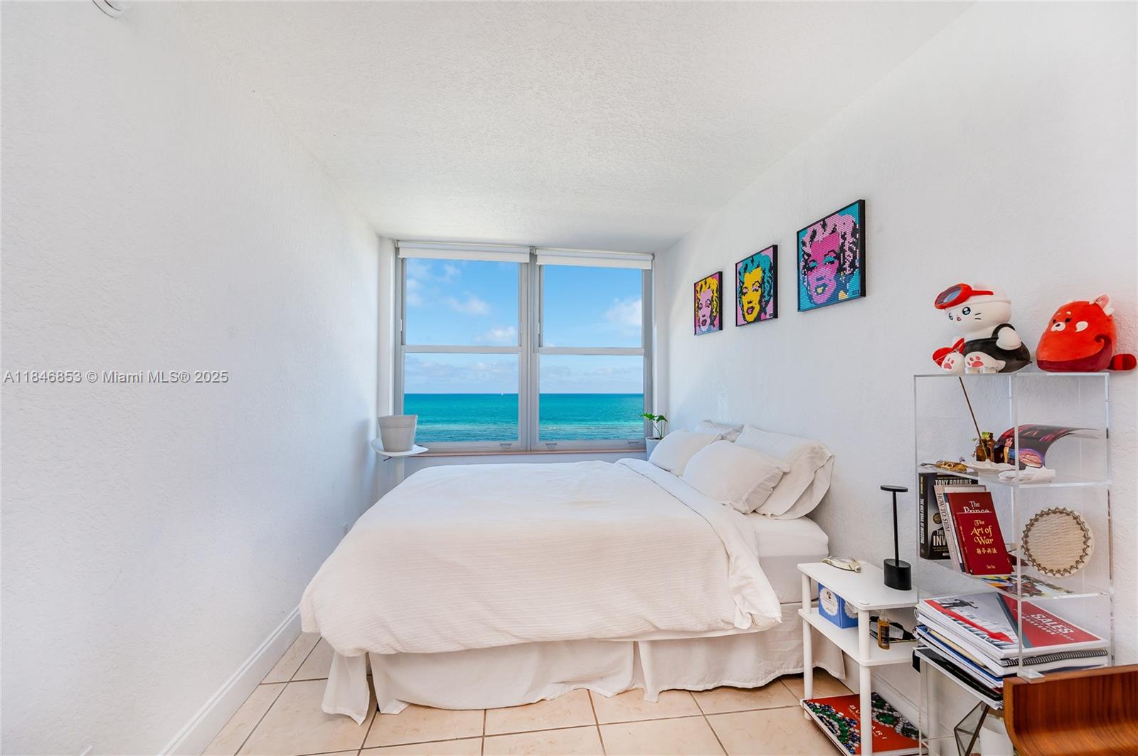 2899 Collins Ave 833