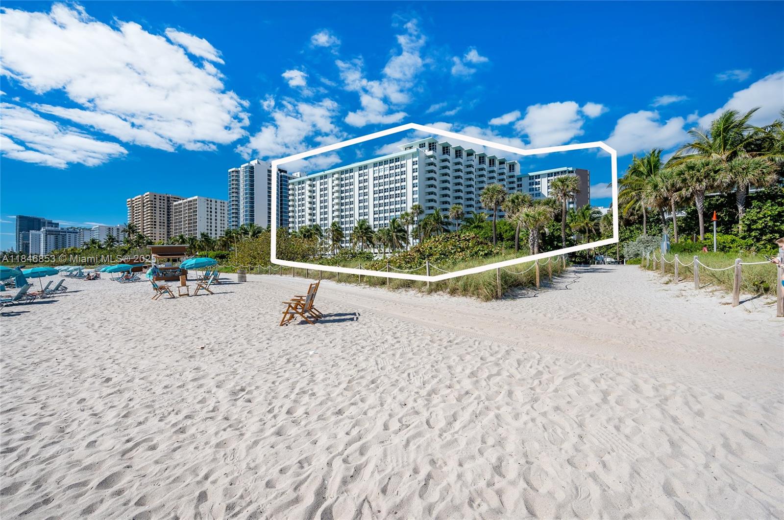 2899 Collins Ave 833